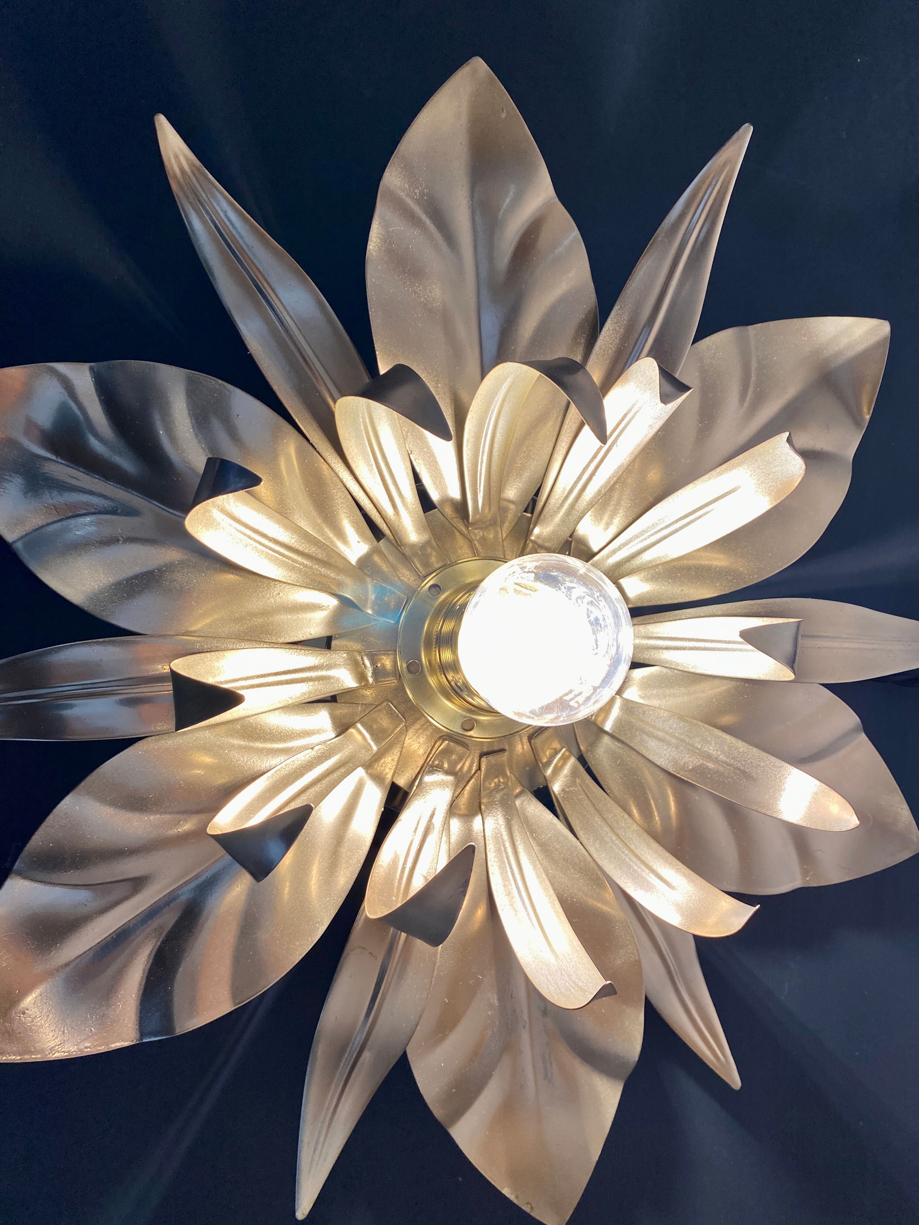 Vintage wall lamp golden leaves