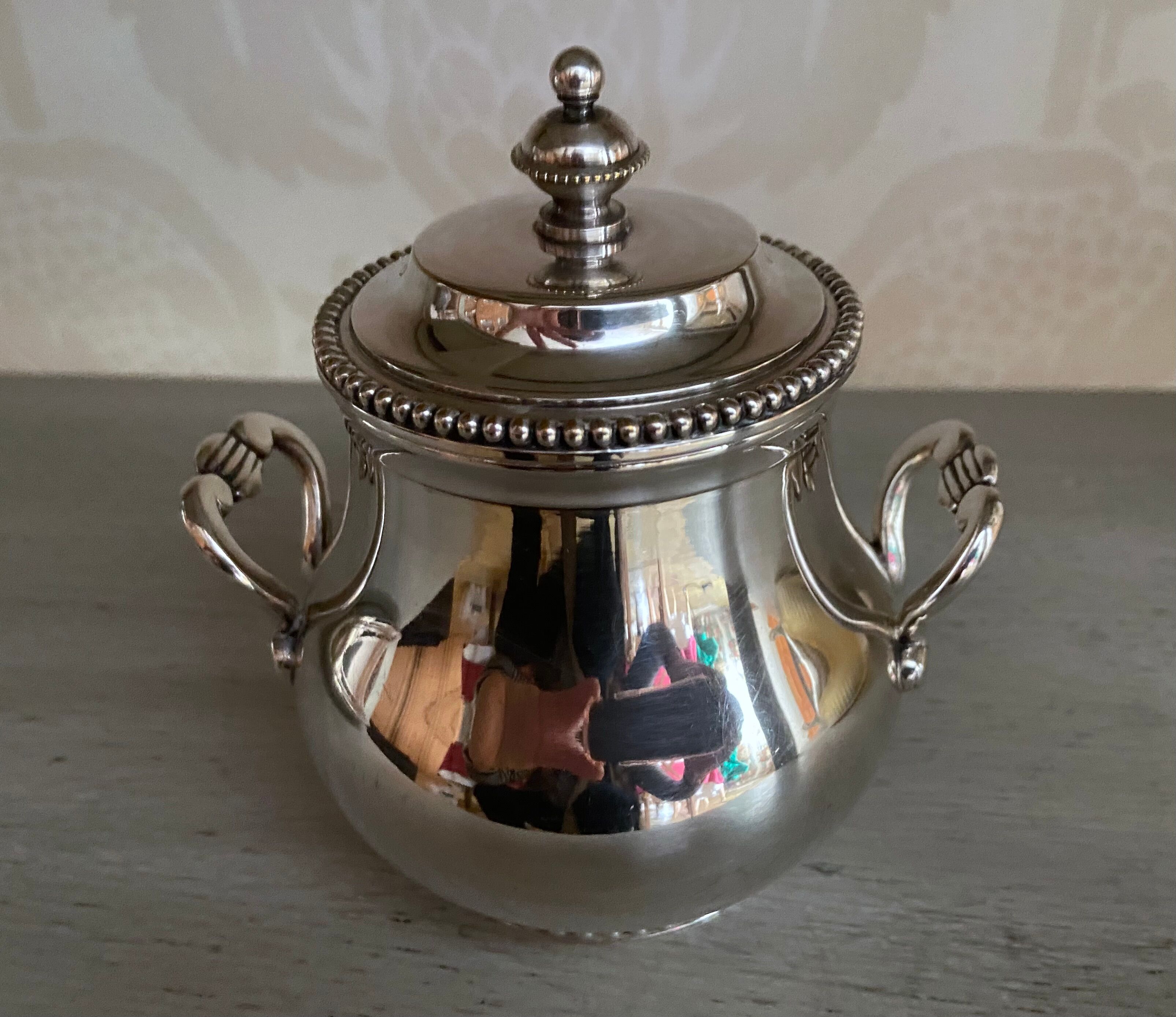 Sweet "pearls" silver metal