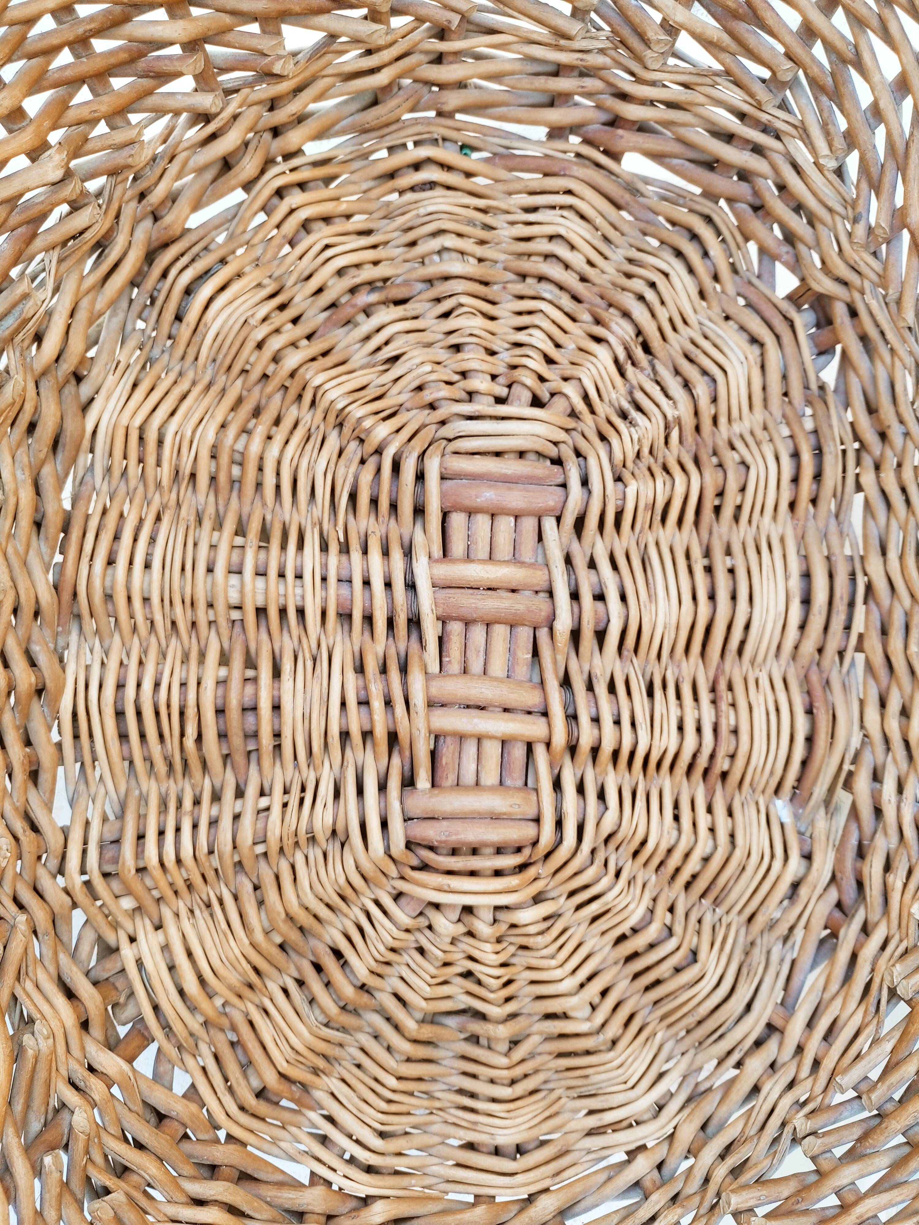 Basket, wicker laundry basket