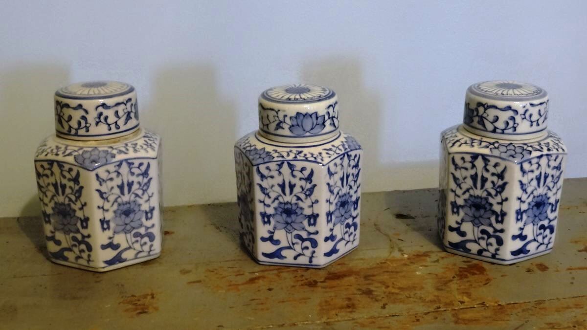 Series of 3 tea pots in blue China