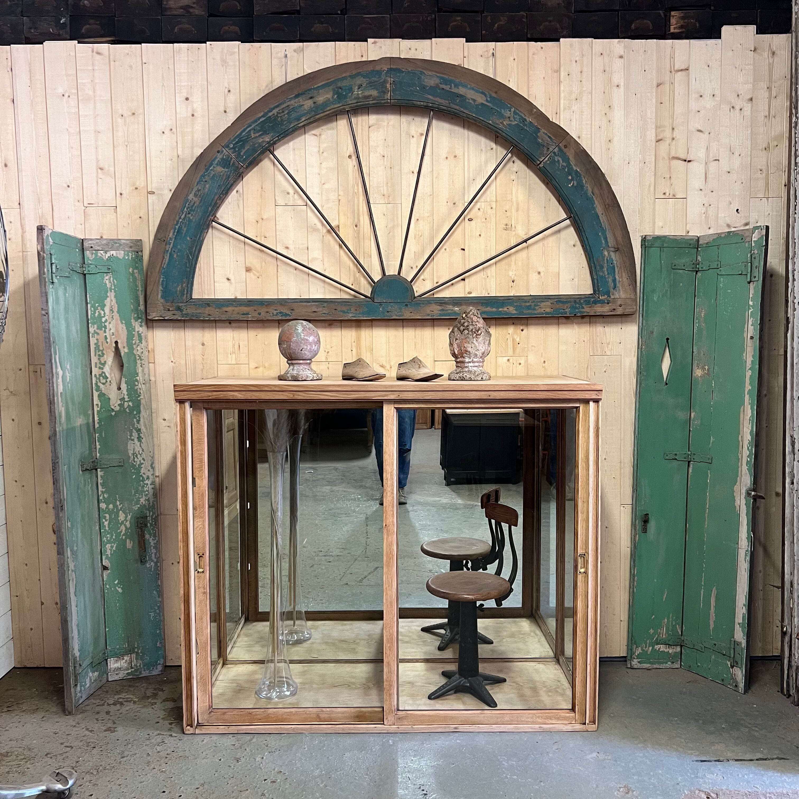 Former pastry shop window