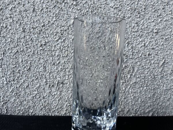 Vase en cristal clair taillé de chez Baccarat