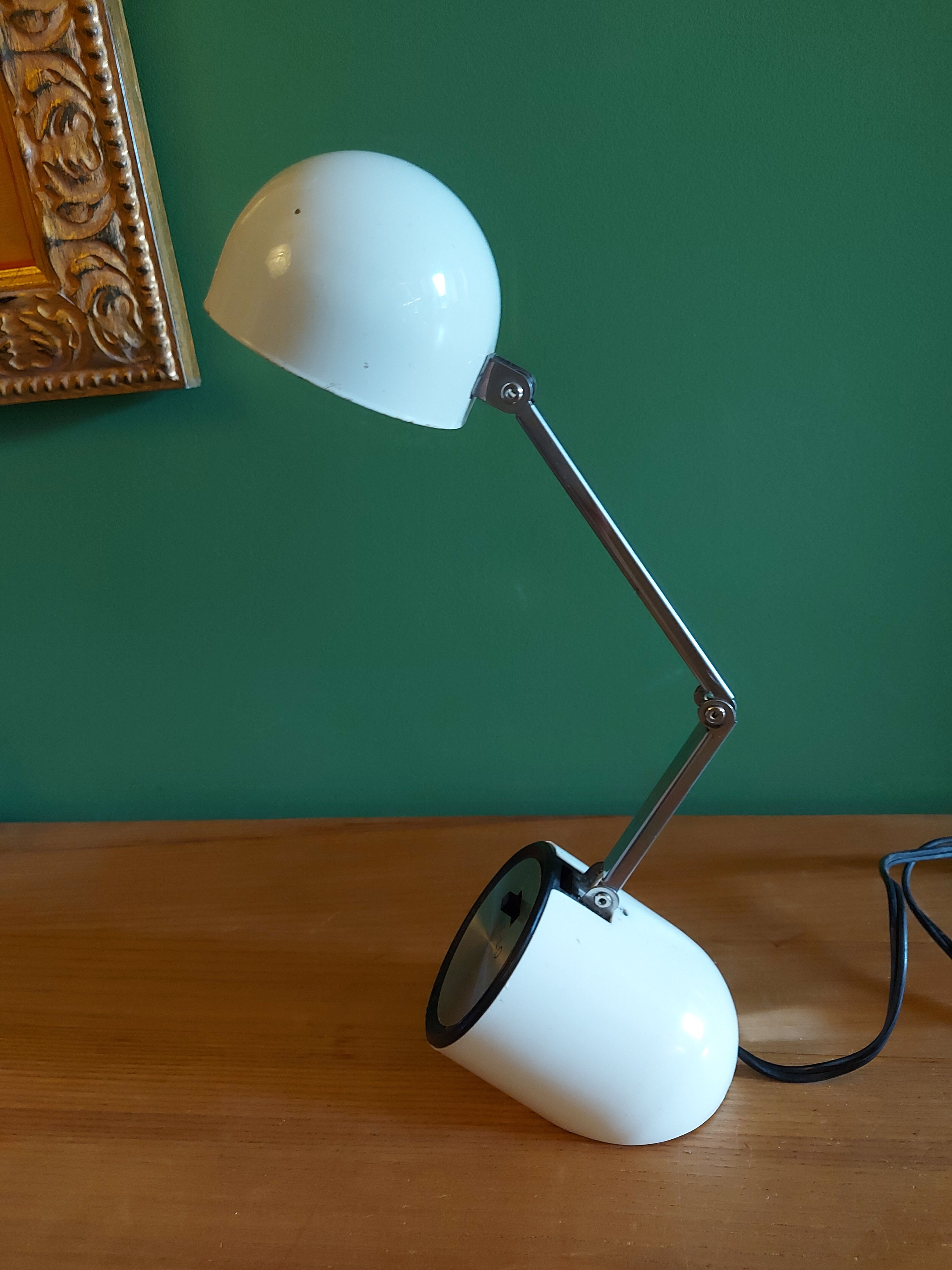 Well-lite vintage lamp