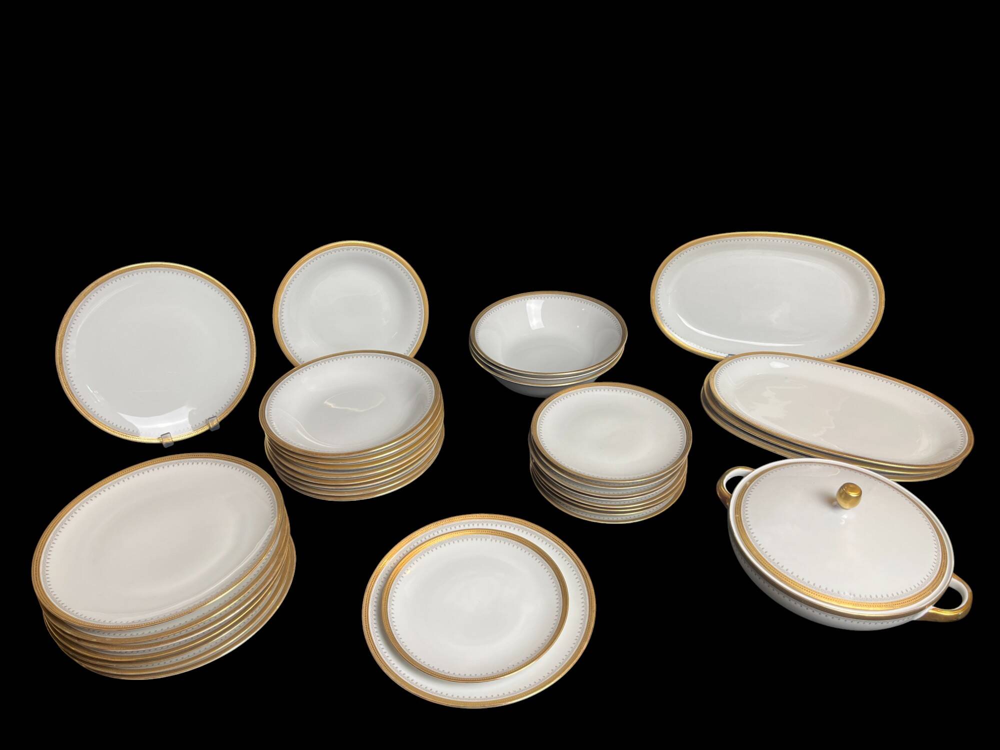 Tableware, 25-piece service, white porcelain and fine gold Winterling