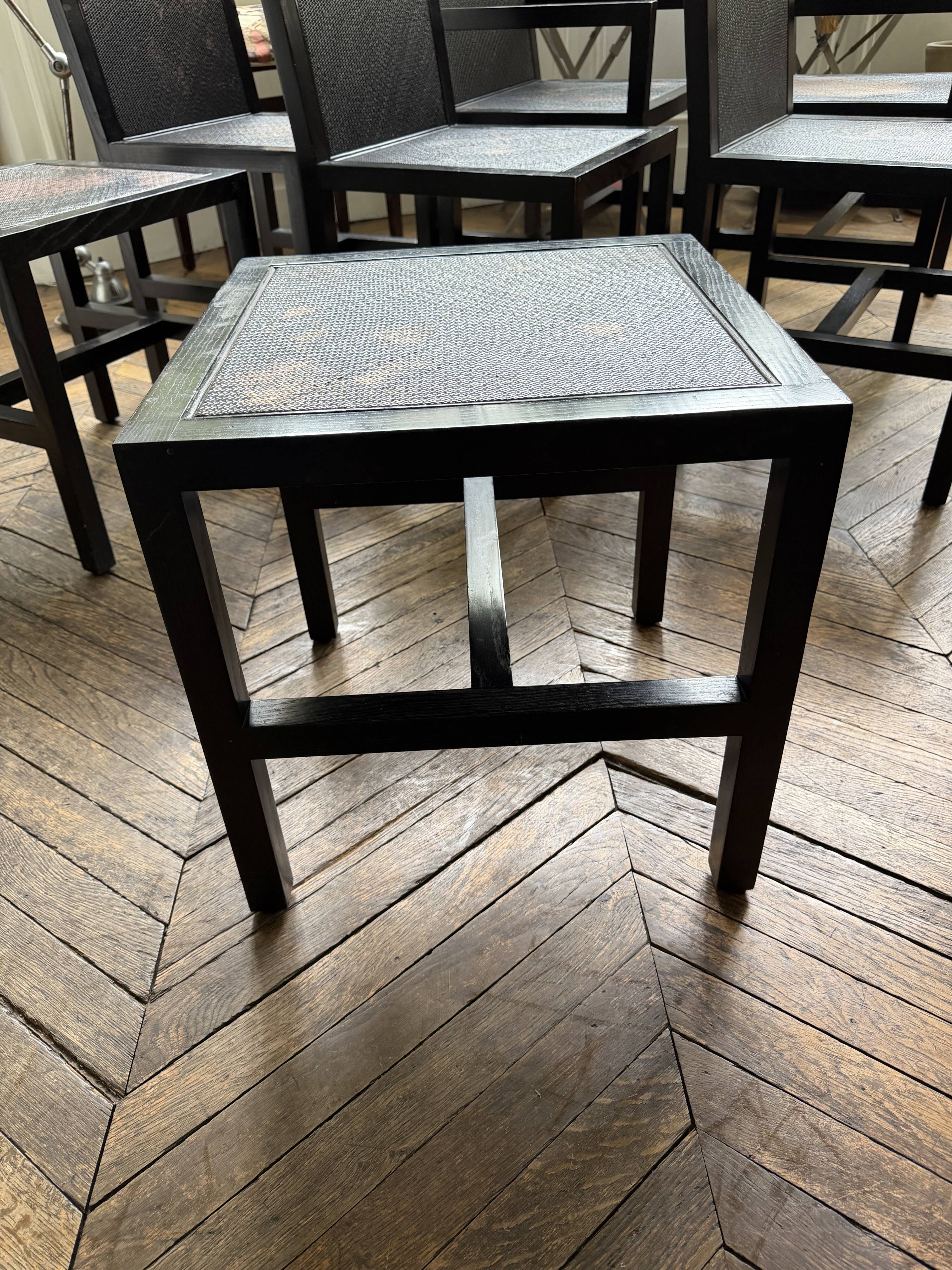 Ensemble de chaises et tabourets