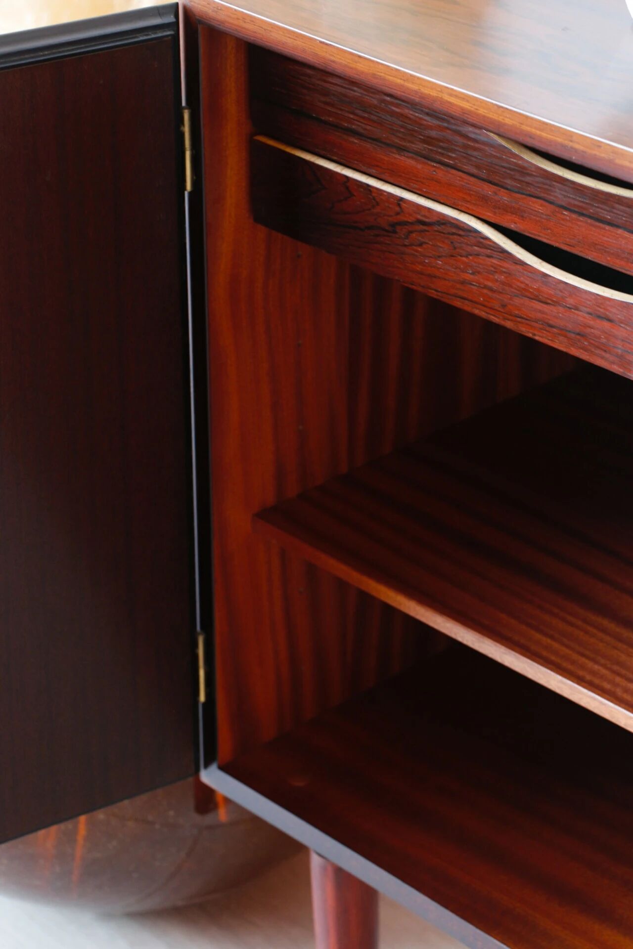 Enfilade Oman Jun in rosewood | Vintage Scandinavian design