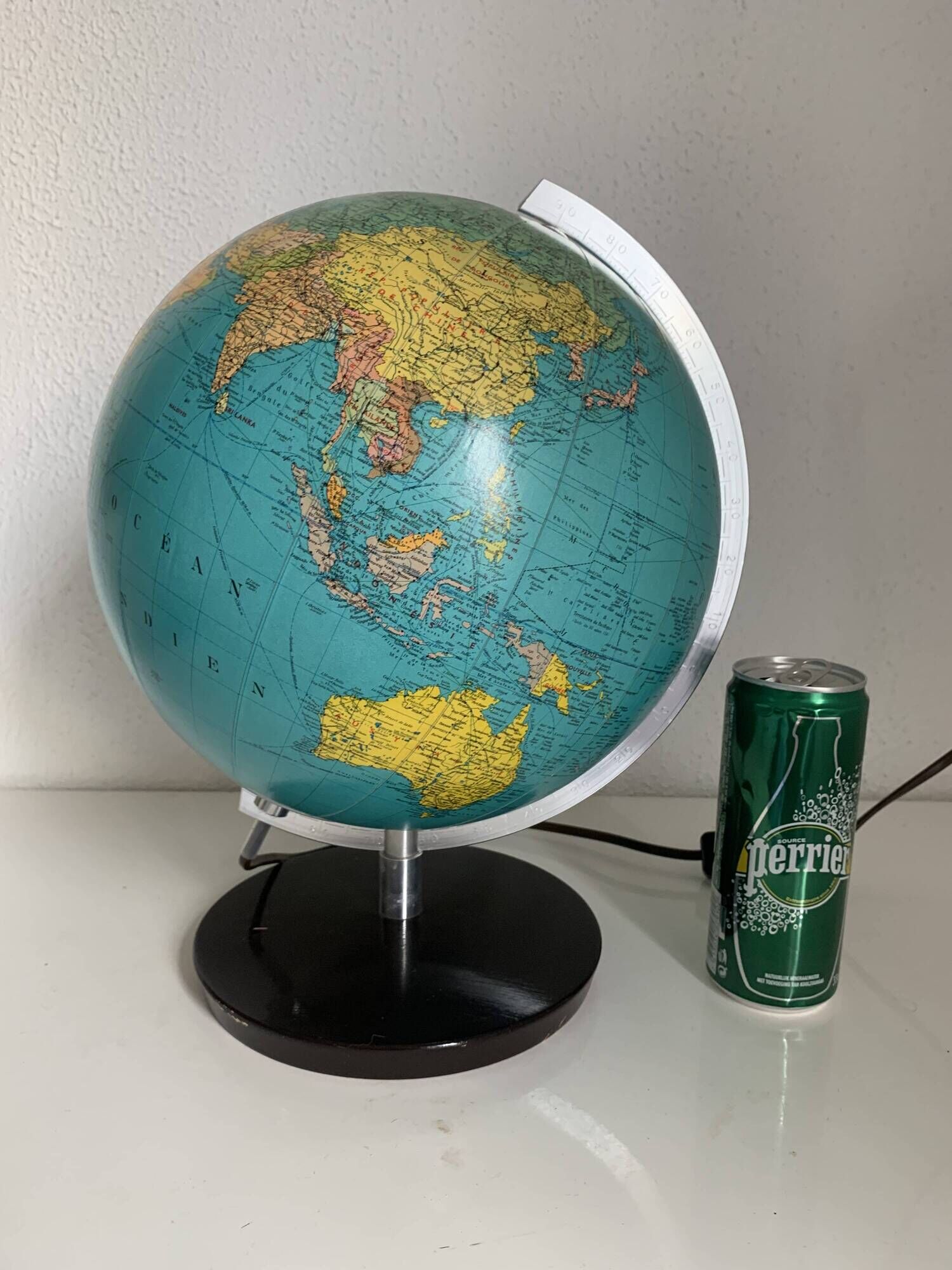 Vintage globe 1976 German terrestrial (French) JRO changeable image - 34 cm