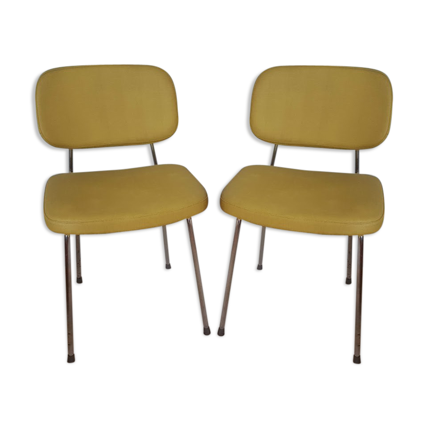 Lot of vintage chairs