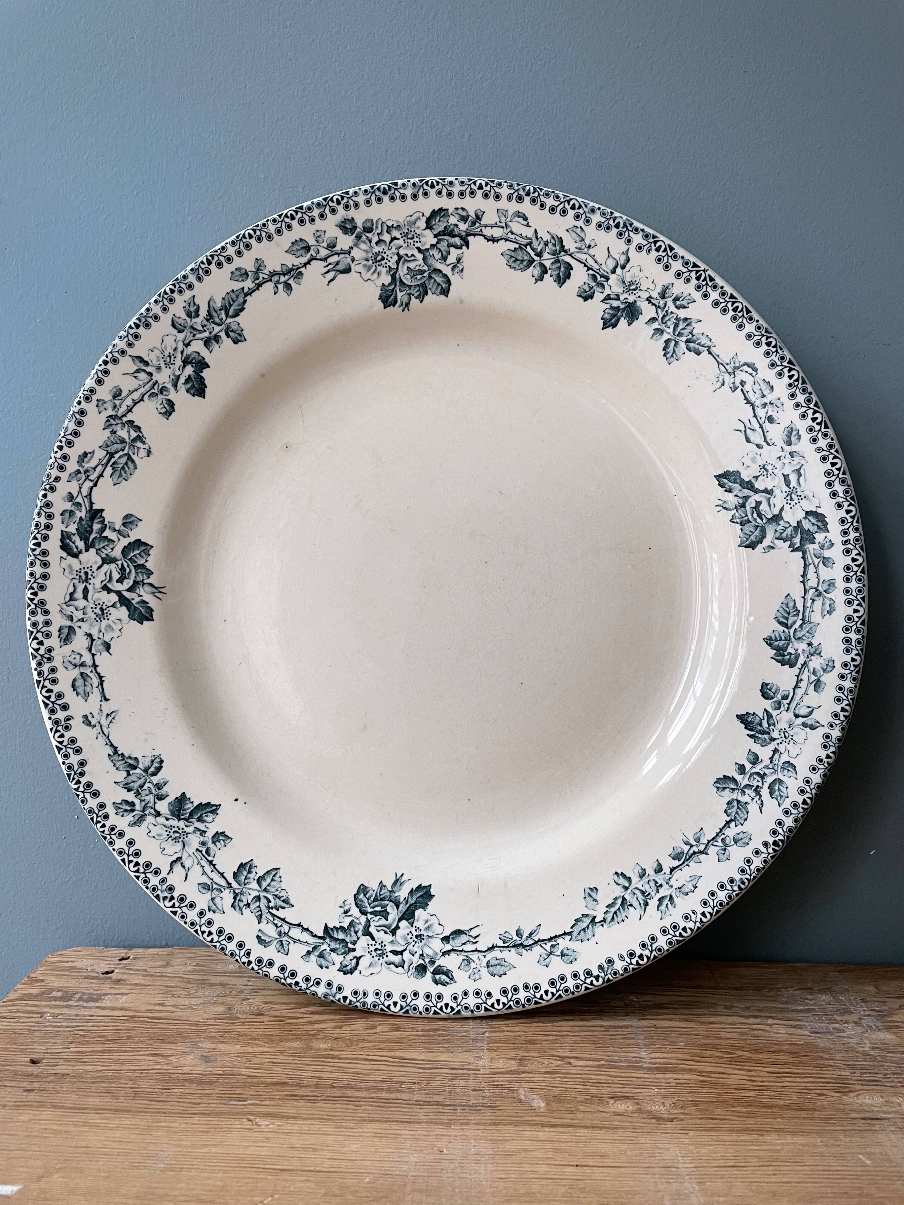 Old round dish Terre de Fer Debray, Guadeloupe service