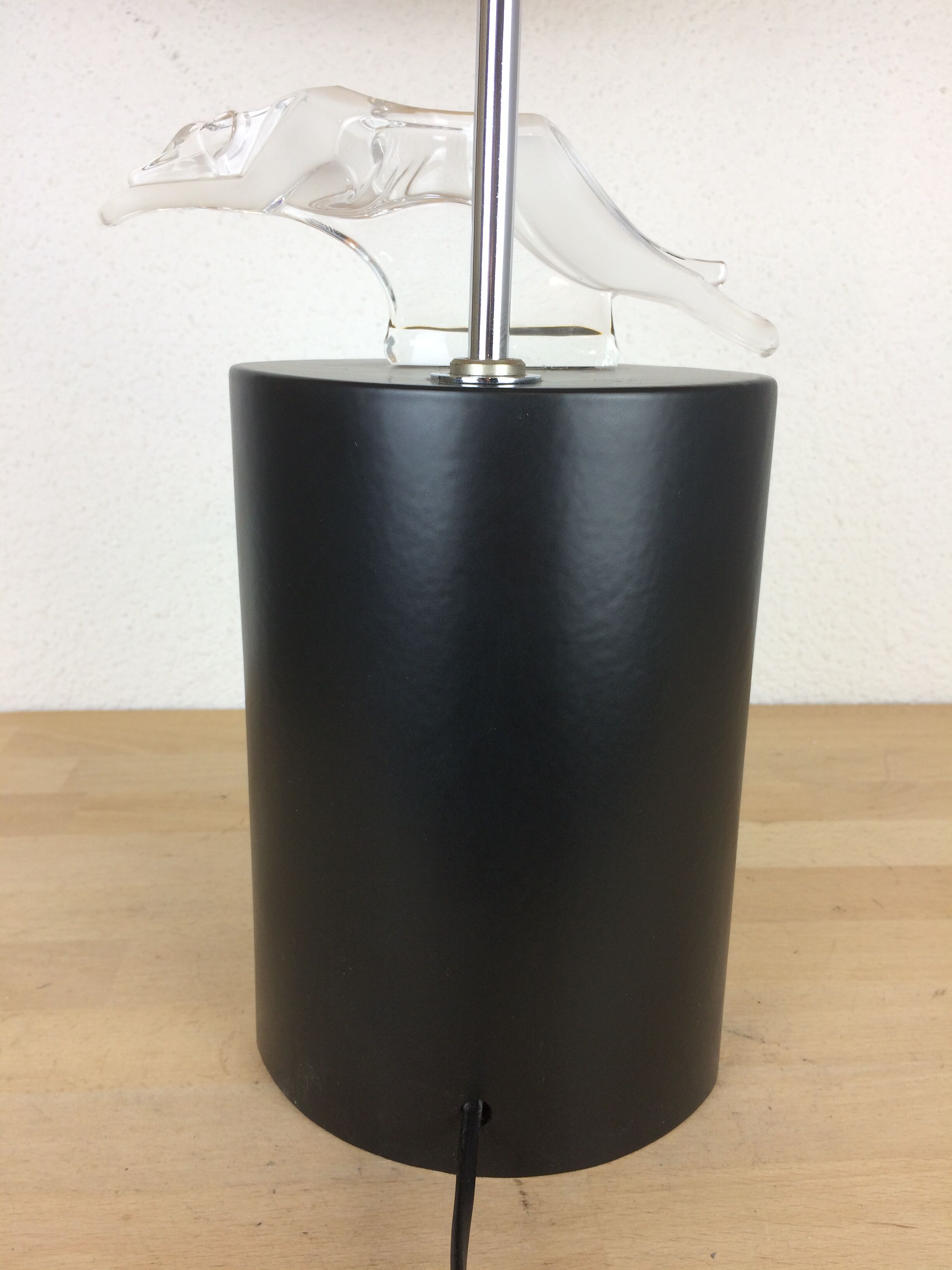 Lampe au lévrier, maison Le Dauphin, verre et céramique