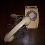 White English 1960/65 bakelite telephone