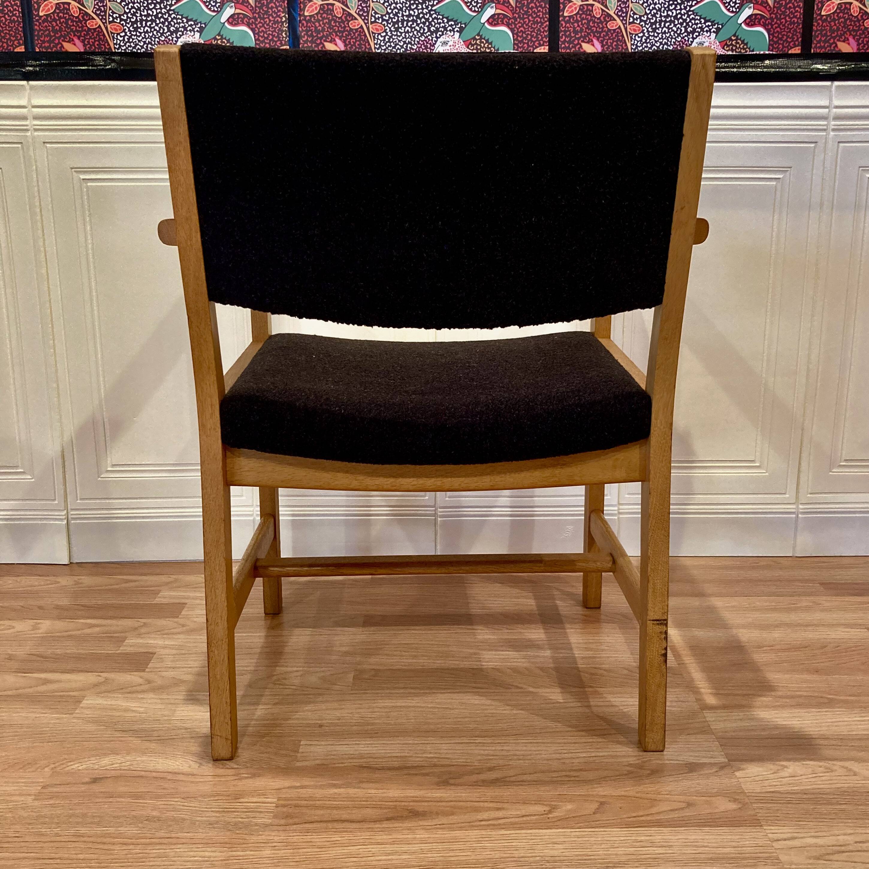 Set of 4 armchairs stamped Hans Wegner "Scandinavian design" 1960.