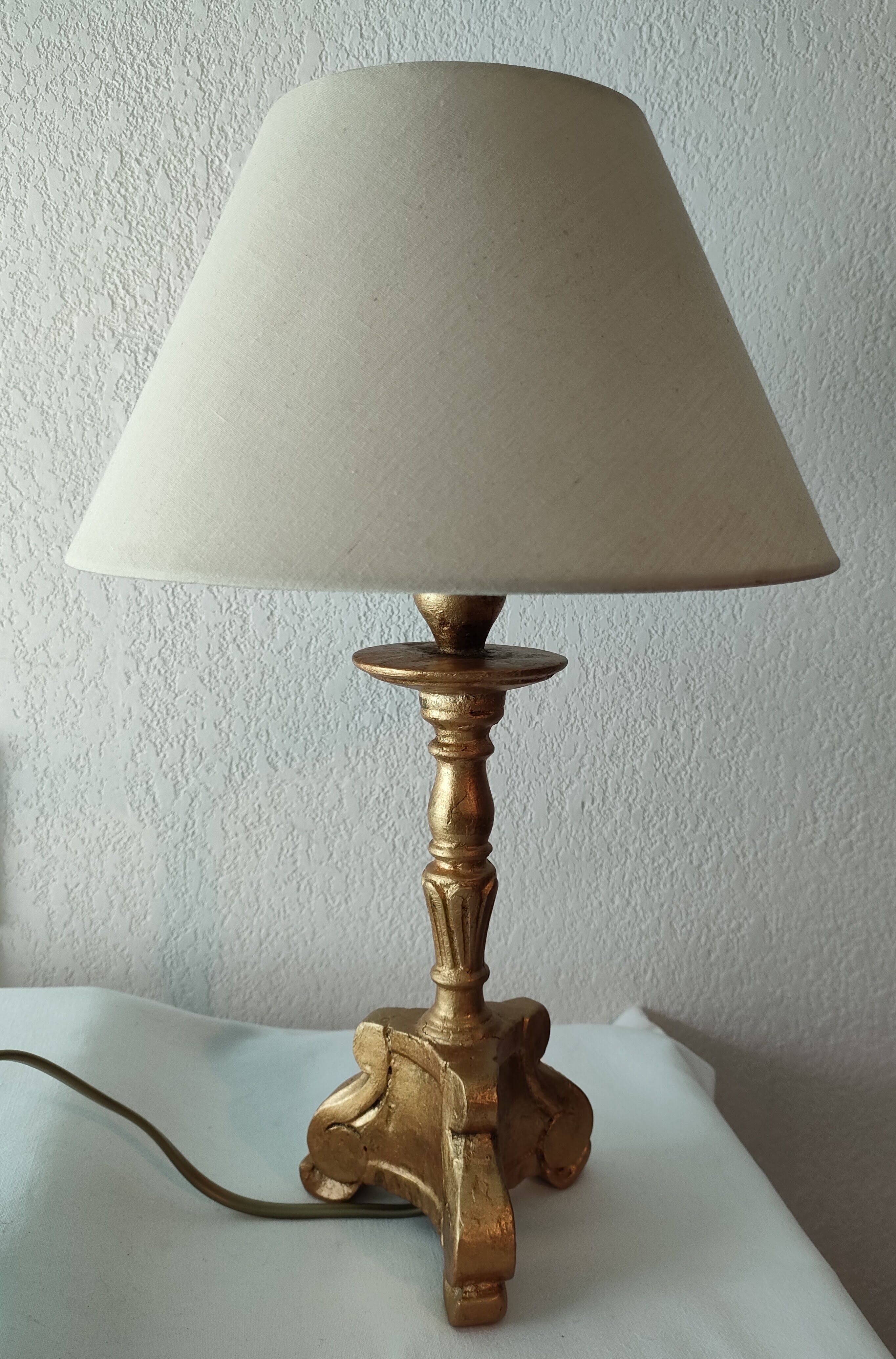 Baroque style table lamp