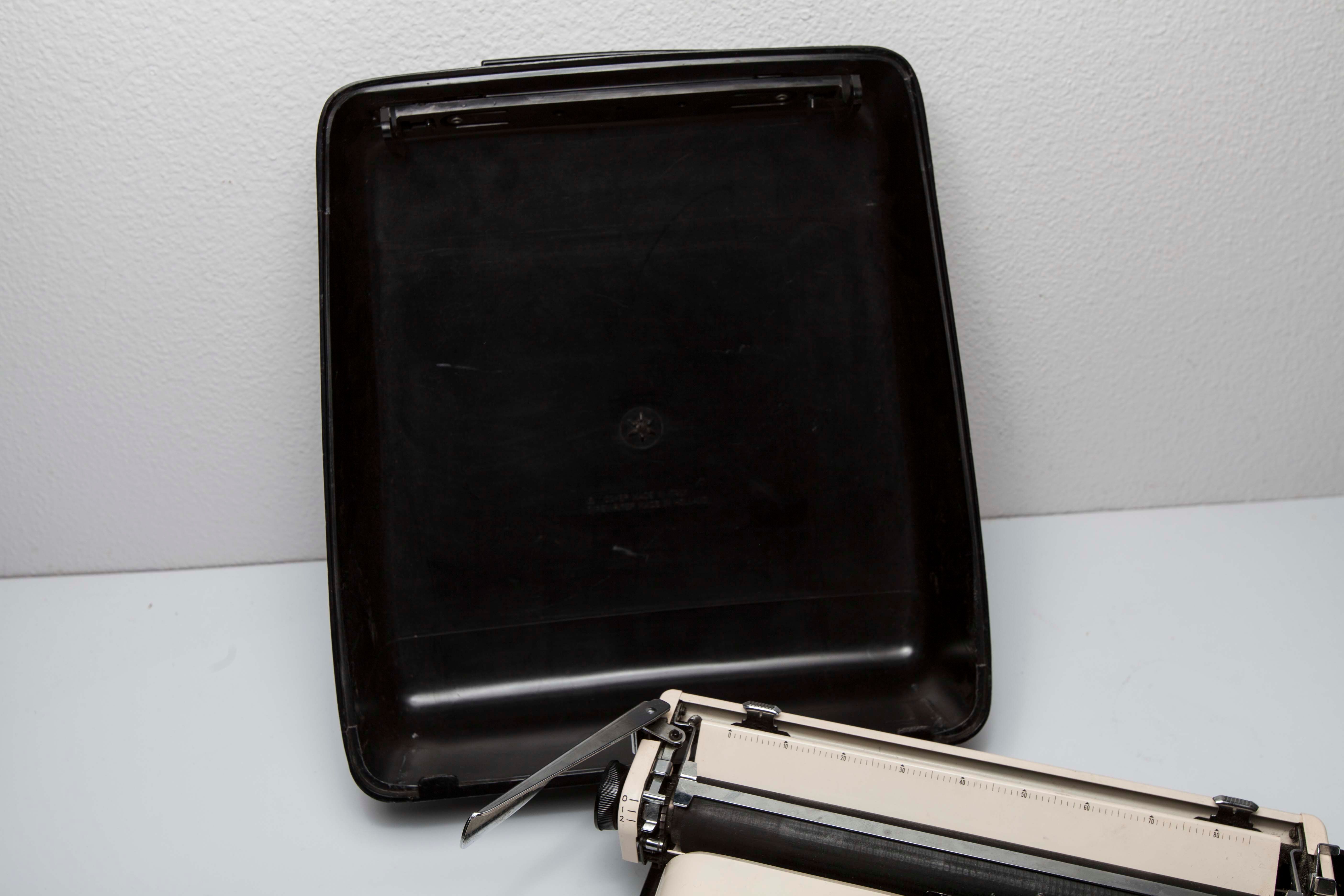 Remington Elitra typewriter