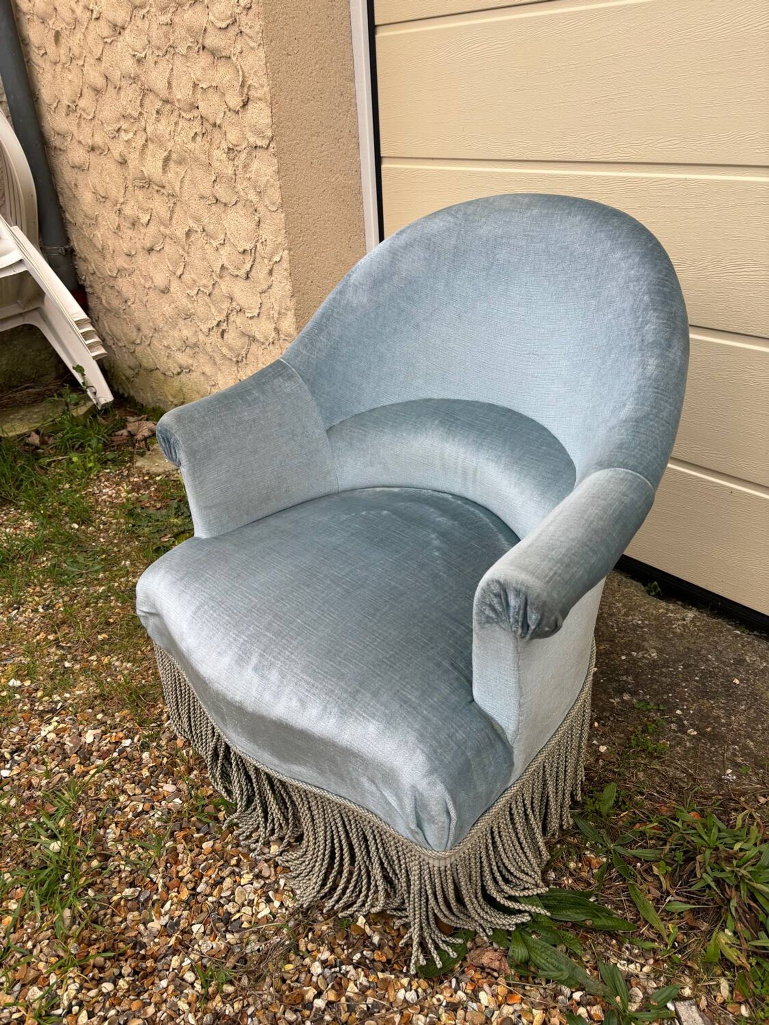 Fauteuil crapaud en velours gris bleu