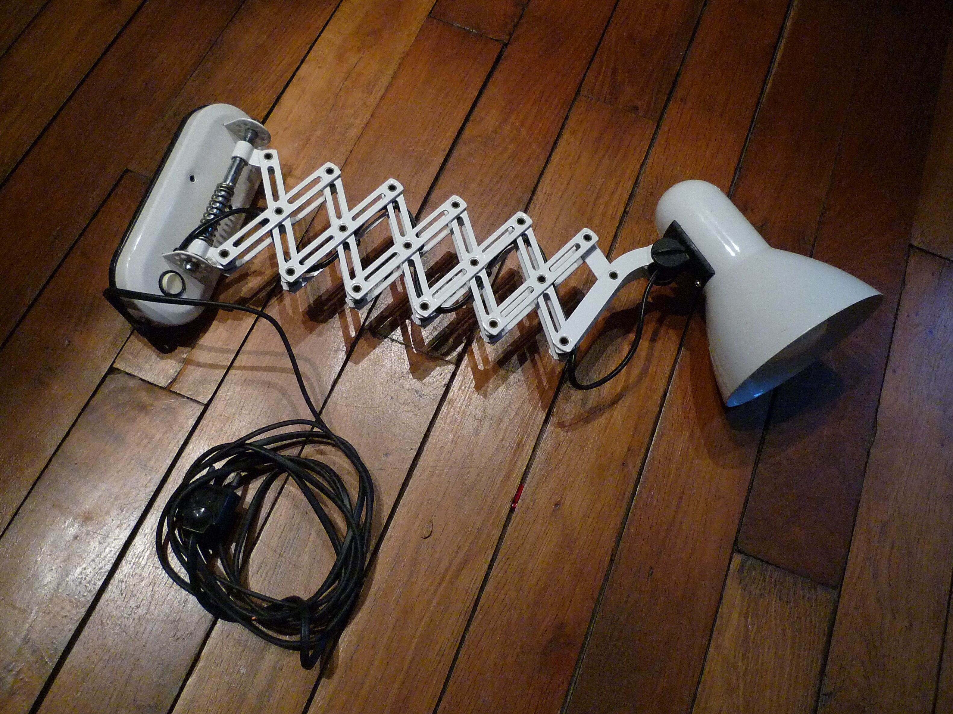 Accordion wall lamp, white lacquered metal