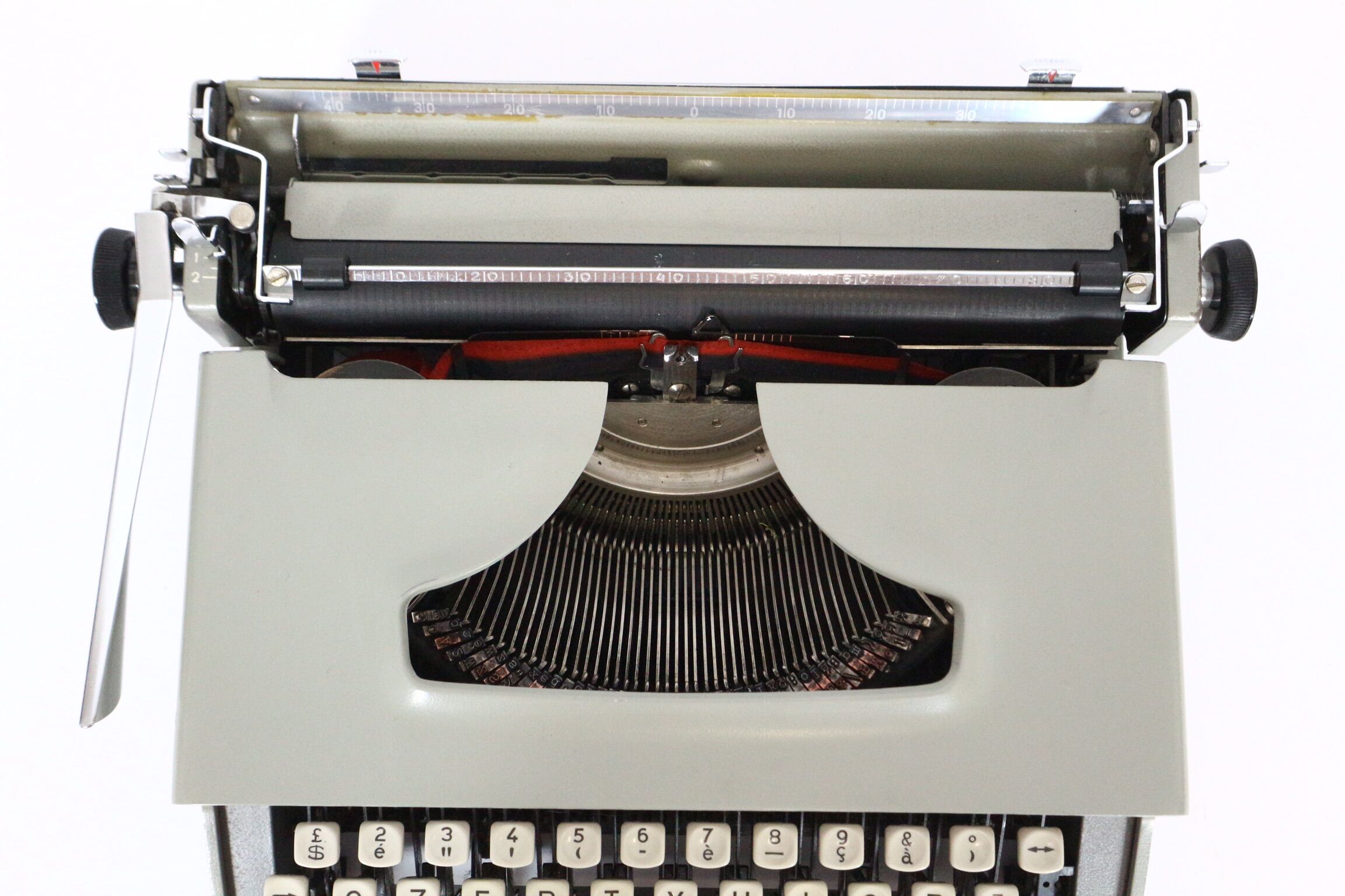 Remington travel-deter Deluxe typewriter with  case