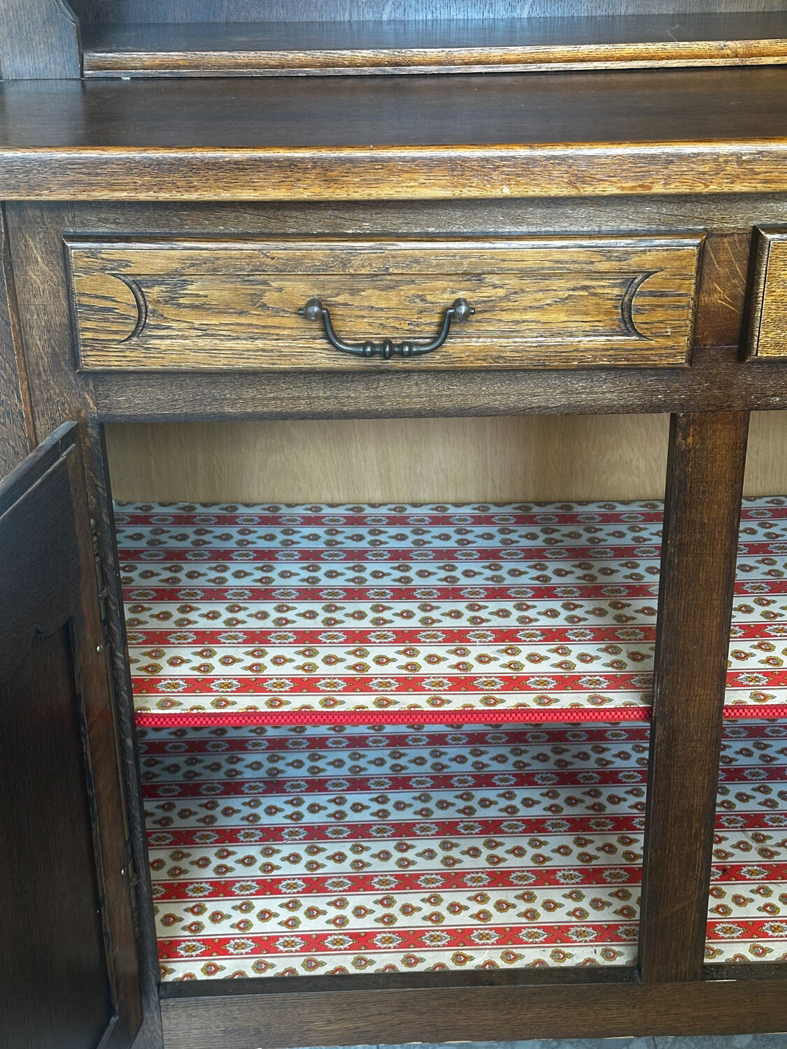 Rustic two-body buffet in oak from the 1960s.