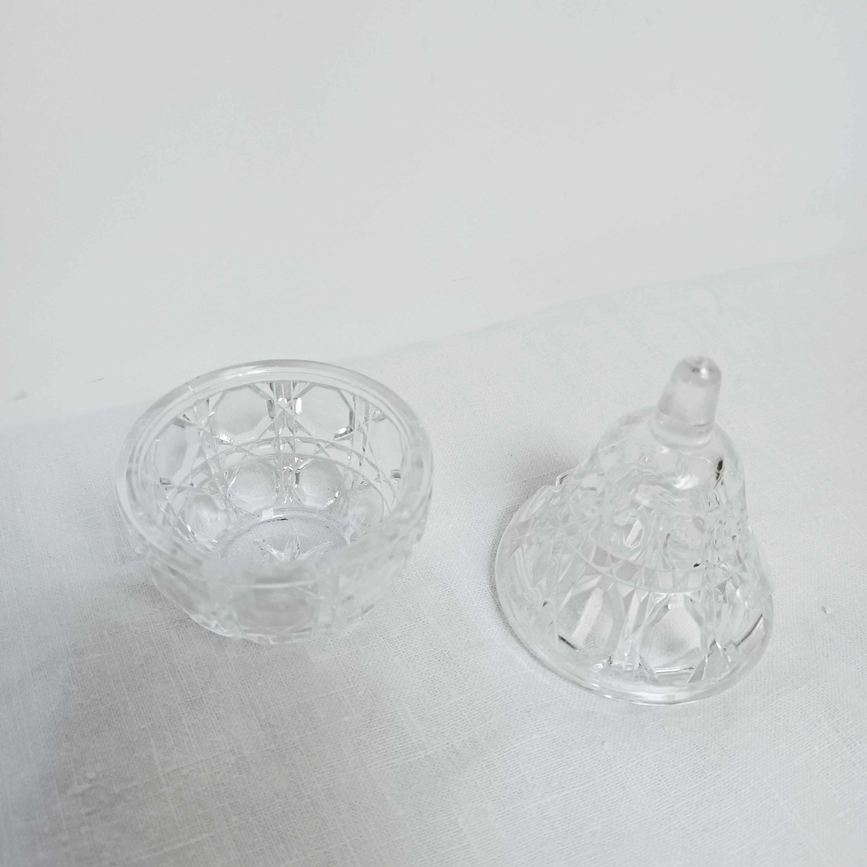 Set of 2 pear and apple candy boxes in anna Hütte crystal