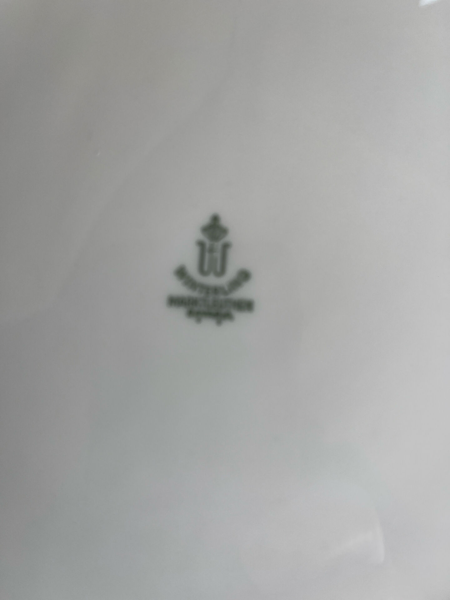Porcelain plates
