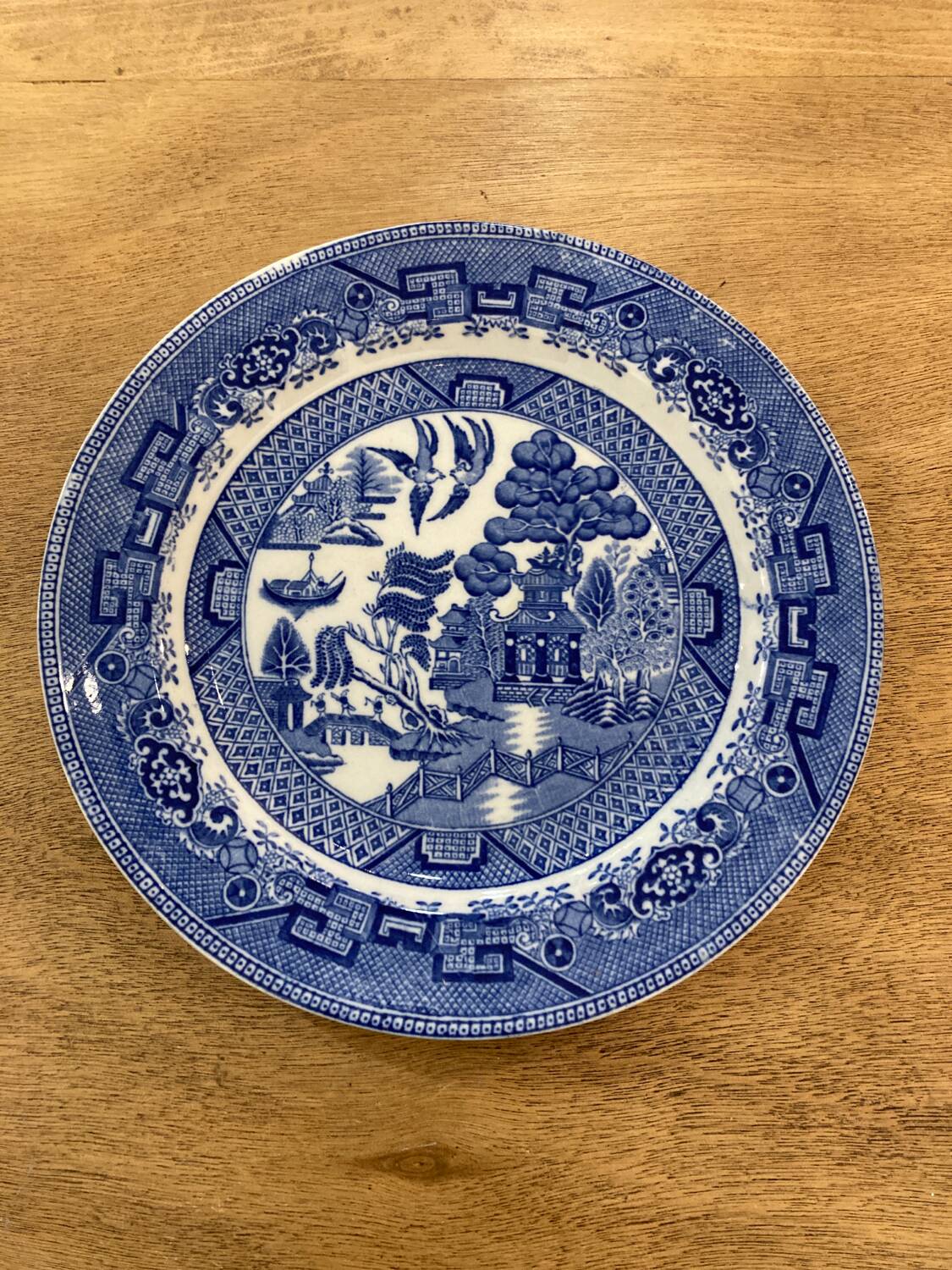 Assiette blue willow XIXeme décor chinois