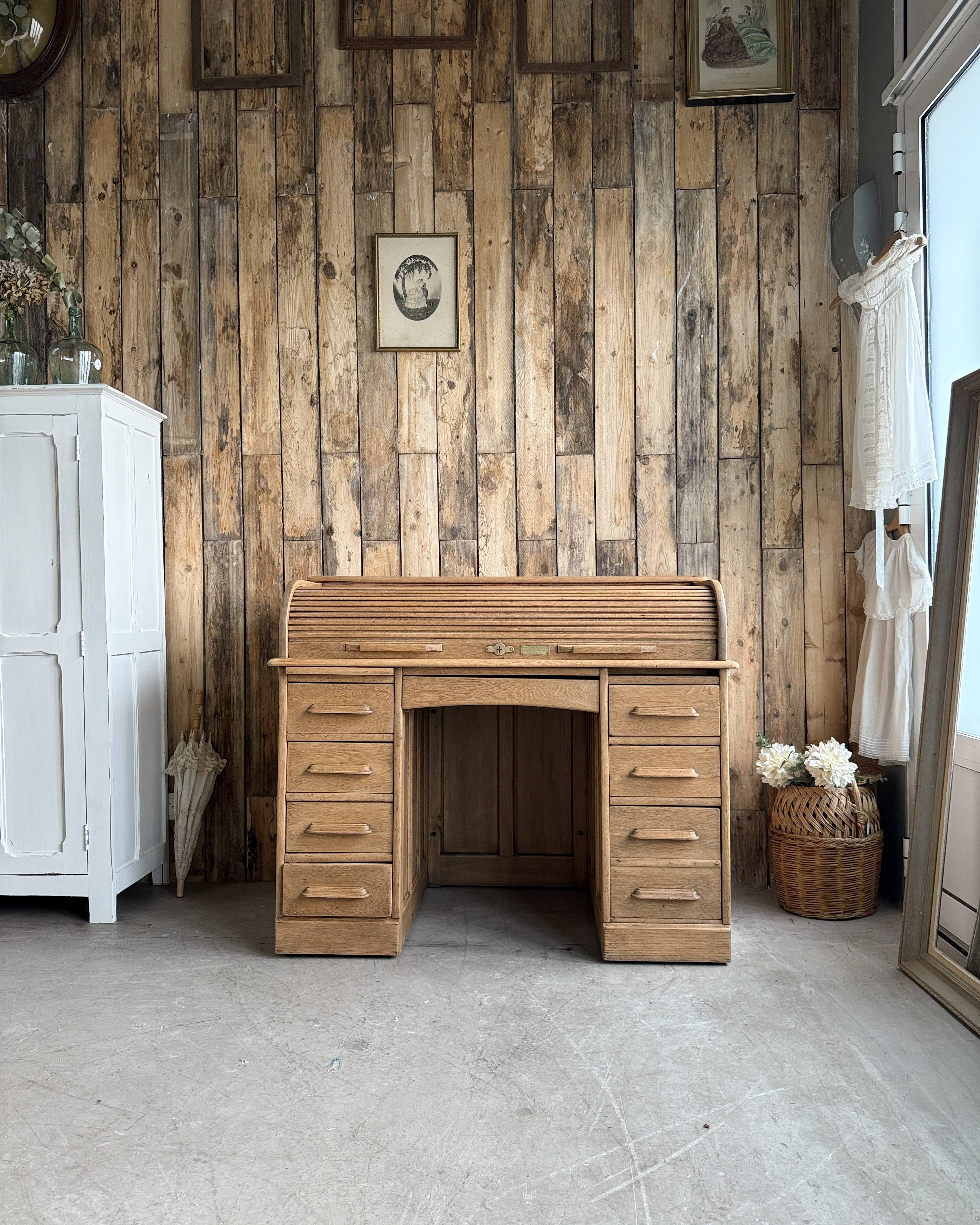 American oak cylinder desk (renovated)