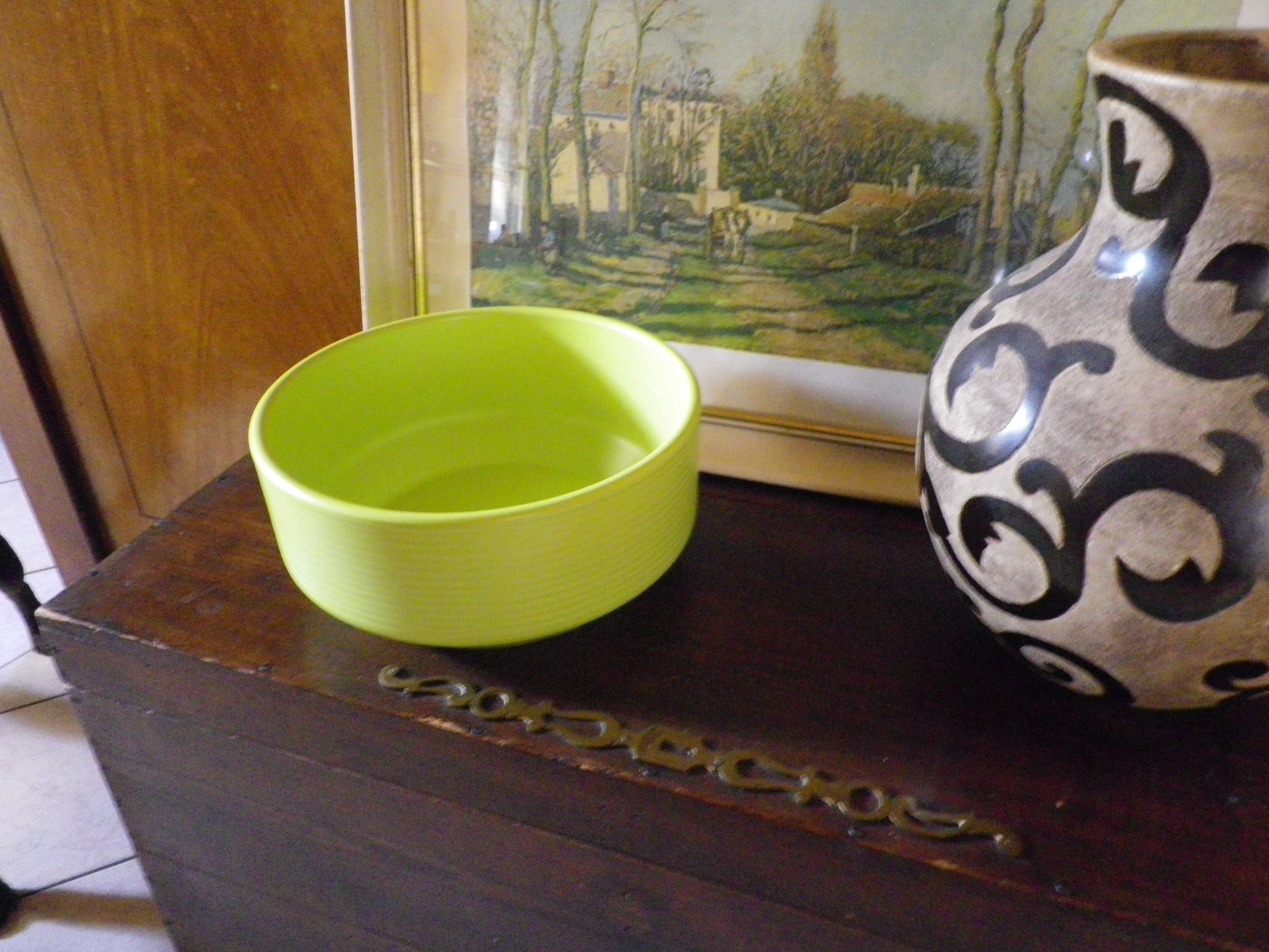 Pot for terracotta anise-green floral composition