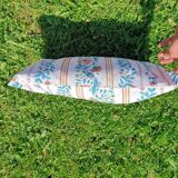 Provencal cushion