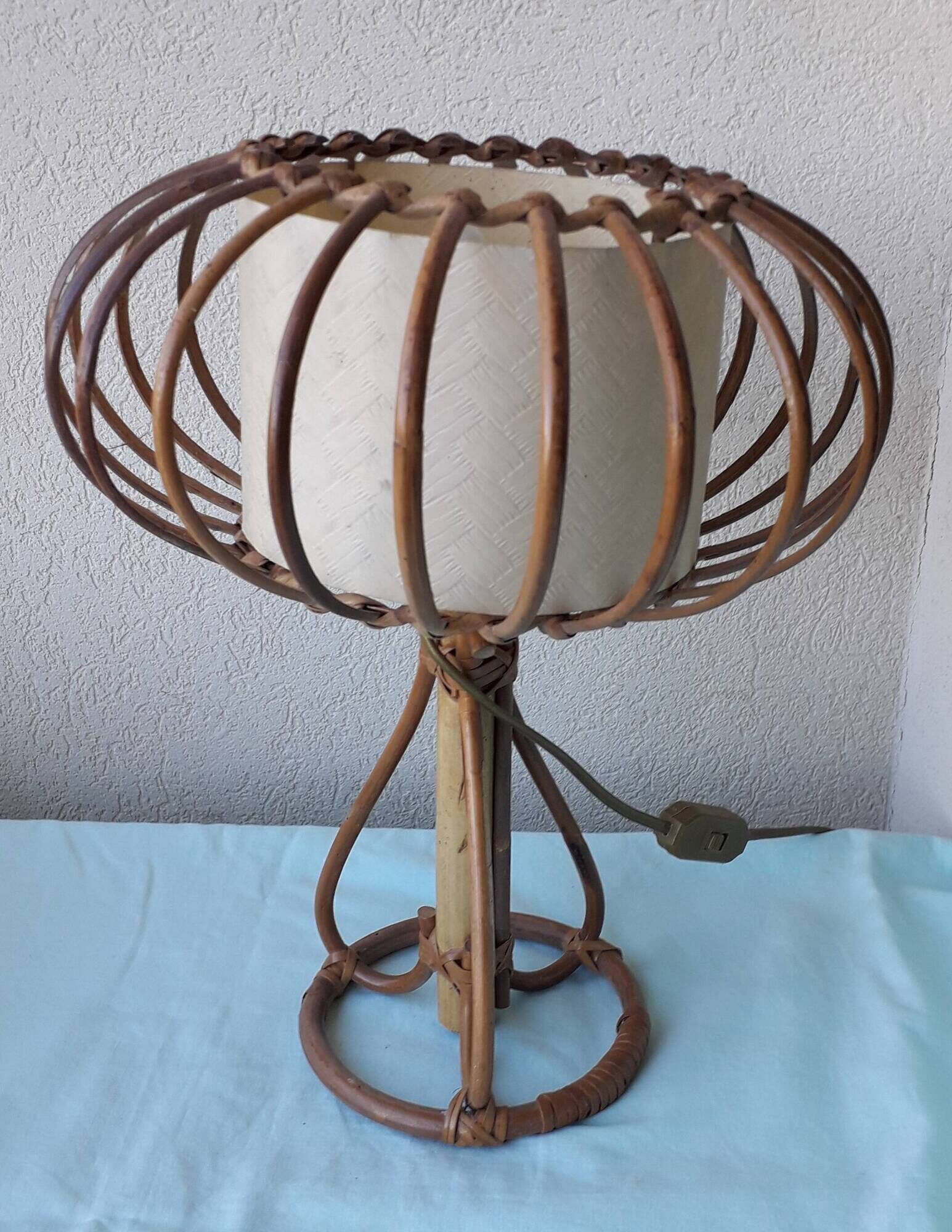 Lampe en rotin