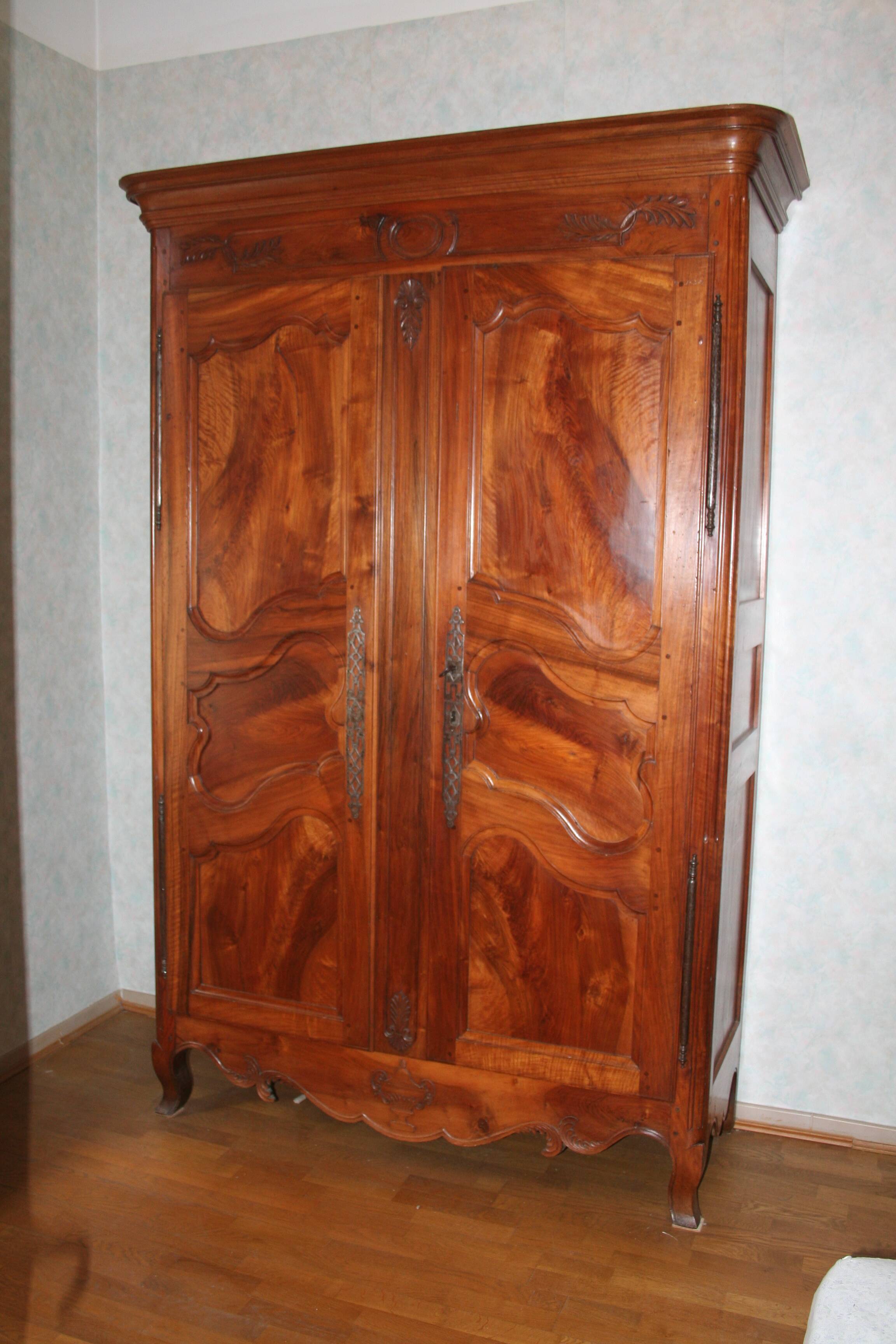 Provencal wedding wardrobe