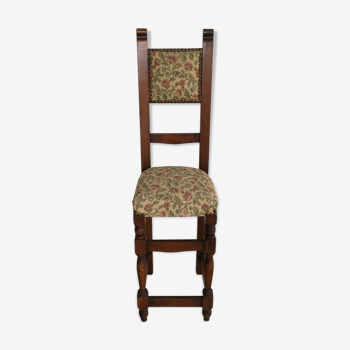 Narrow chair