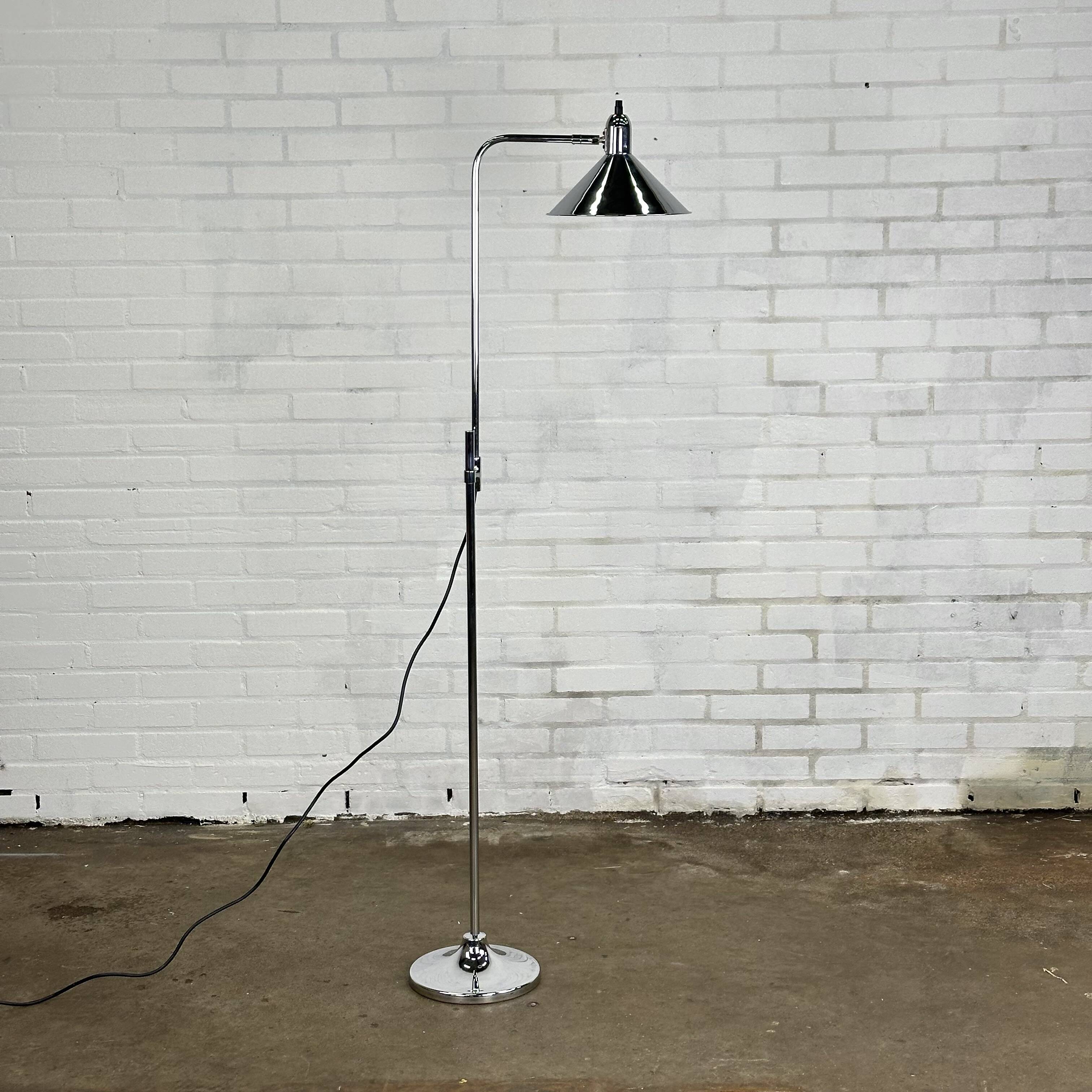 Koch & Lowy lampadaire chromé