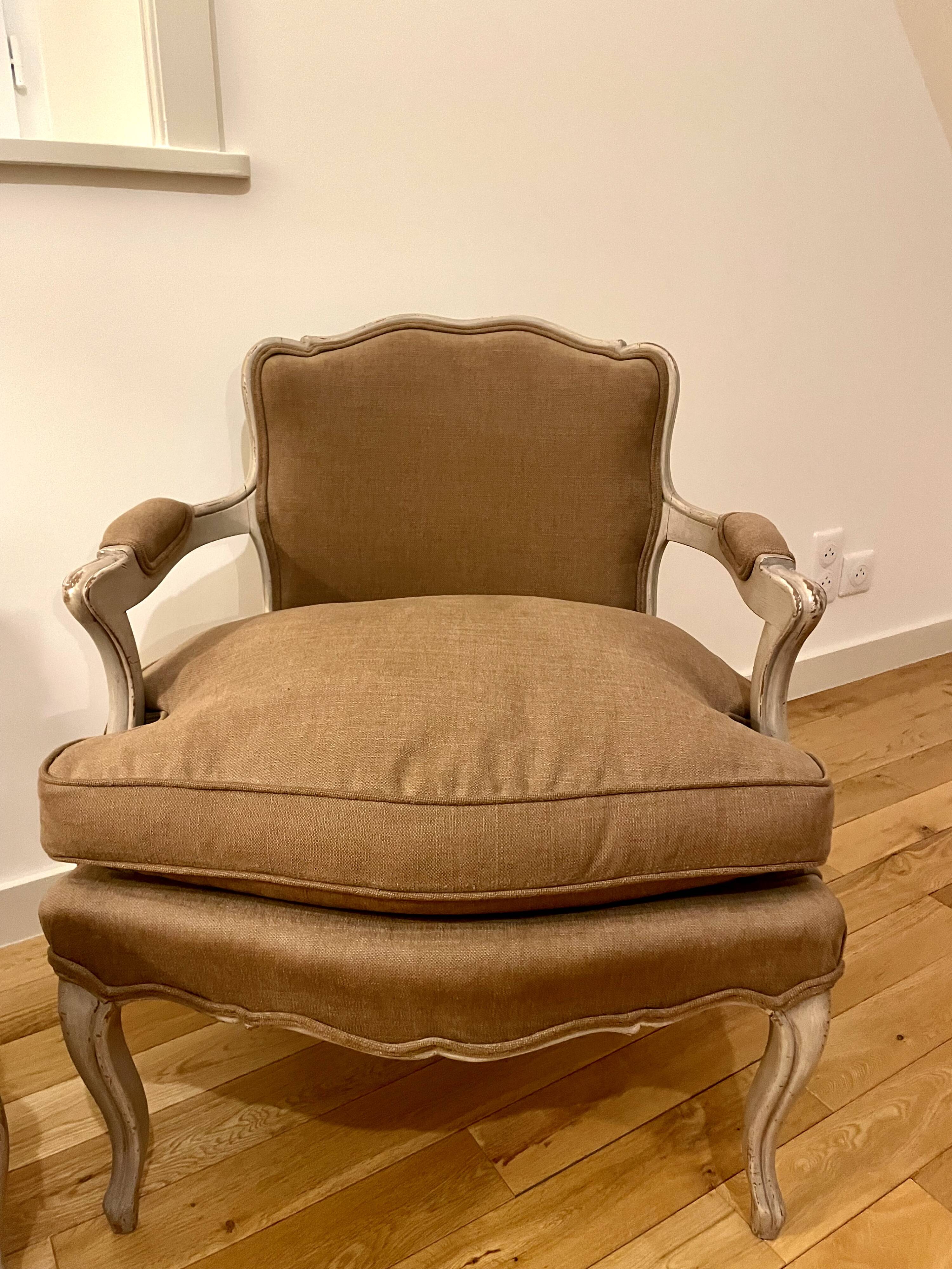 Paire de fauteuils de style Louis XV