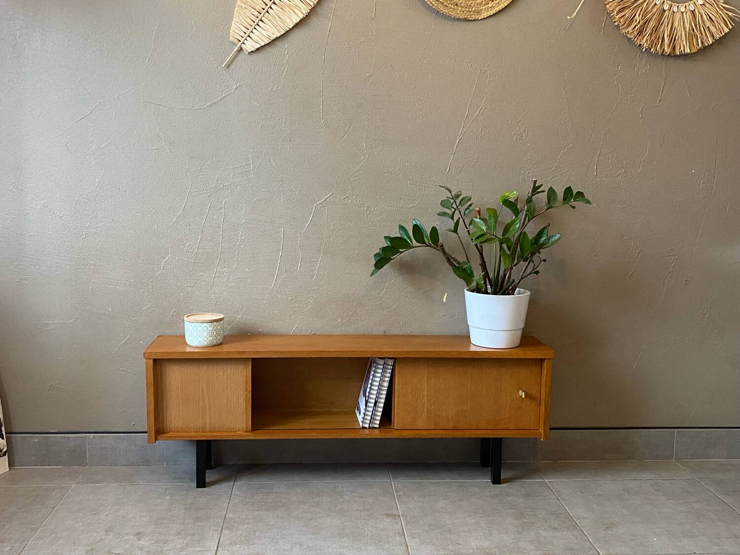 Small vintage wooden sideboard (TV cabinet)