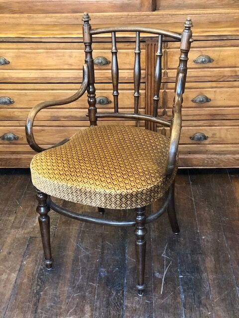 Armchair curved wood