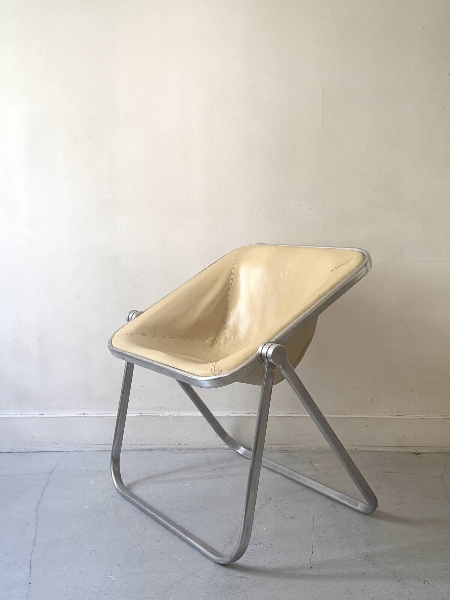 Plona Armchair in Beige Leather & Chrome by G. Piretti for A. Castelli, 1970s design