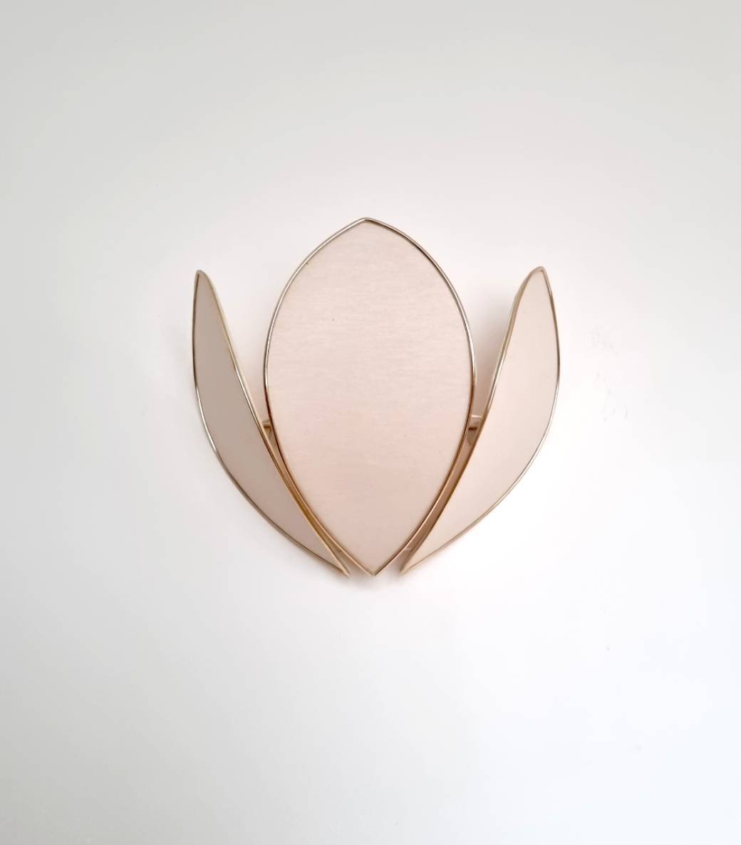 Lotus wall light