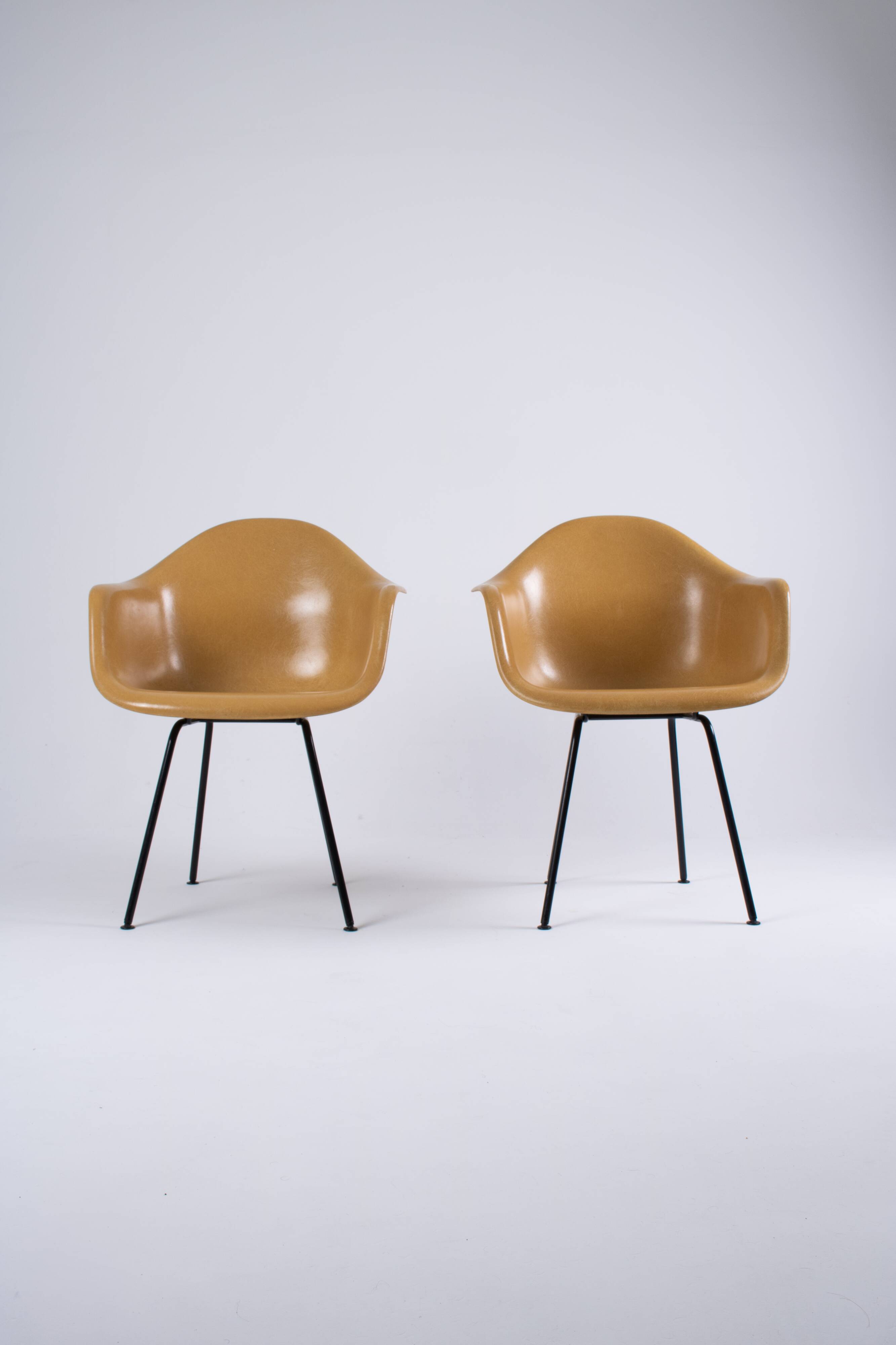 DAX Eames in fibreglass – Light Ochre – Herman Miller / Vitra – circa 19