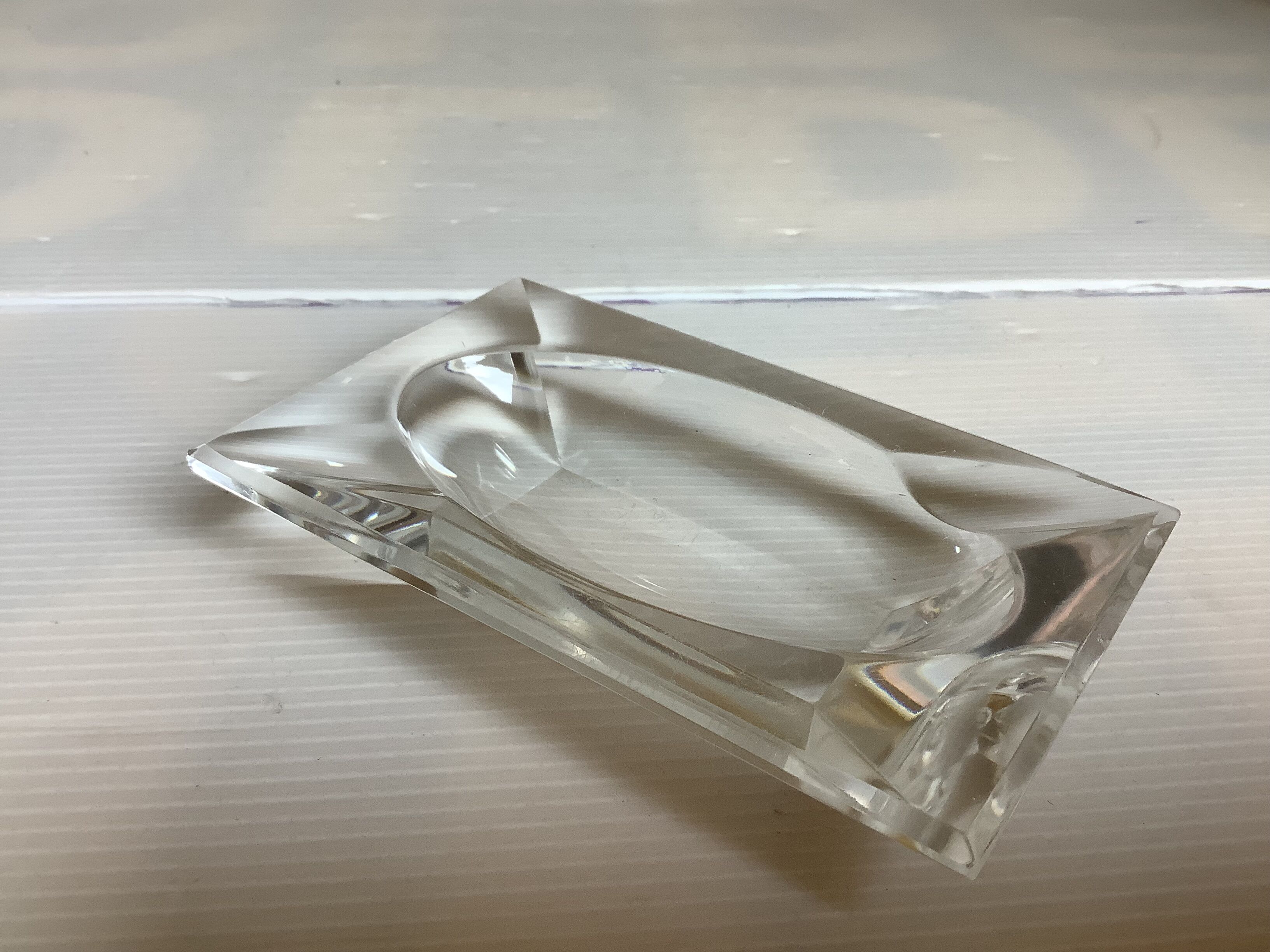 Individual rectangular ashtray