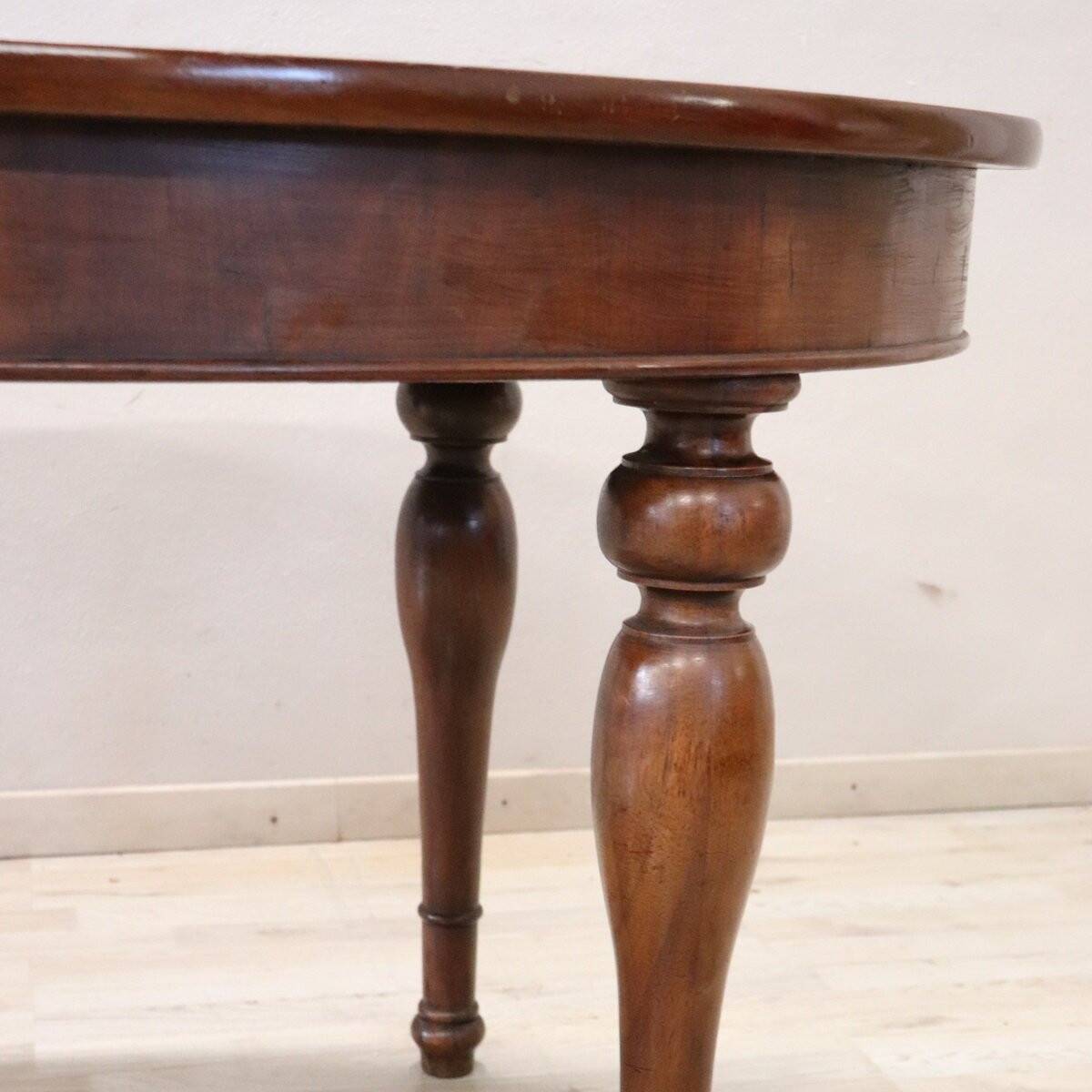 Antique Oval Table In Walnut, Italy Mid 19th Century