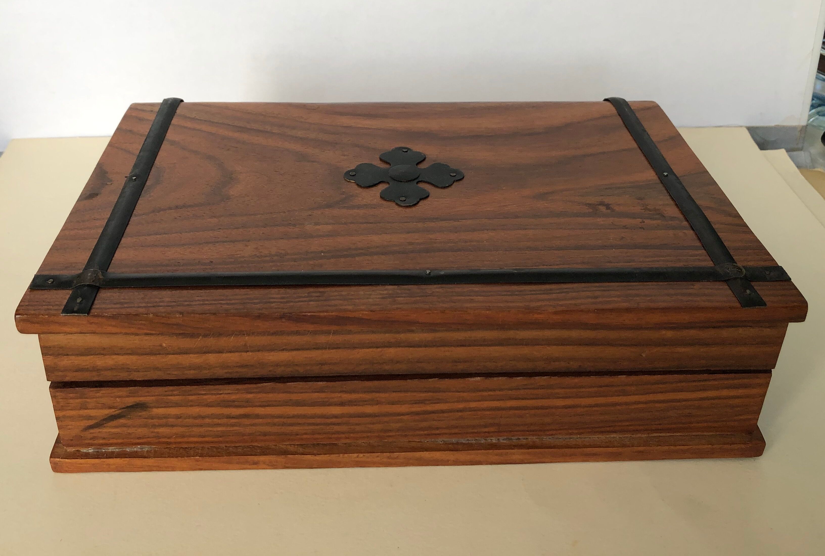 Wooden box