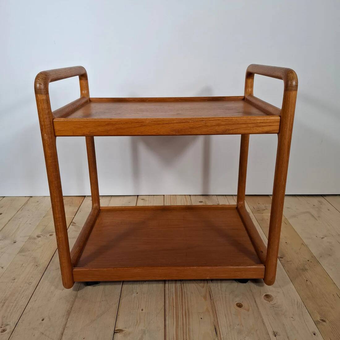 Danish teak serving trolley – Mid-century modern service cart, 1960s