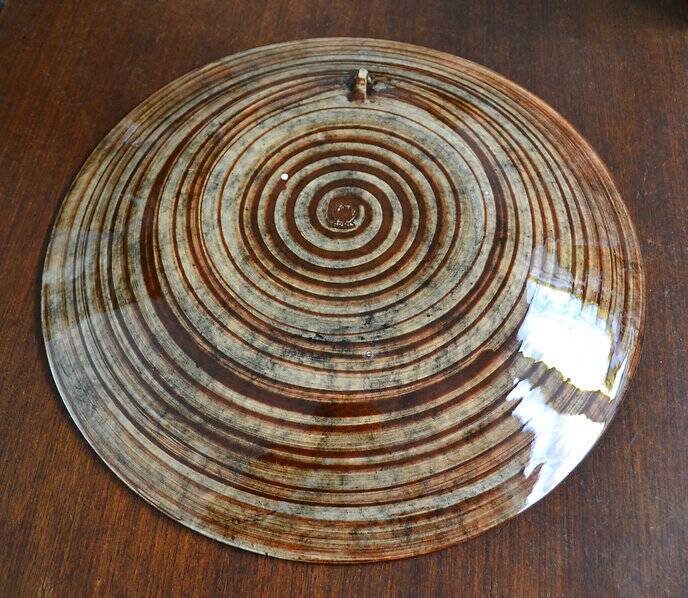 Large ceramic plate by Jacques Thiveaud Arnis from the 60s/70s.