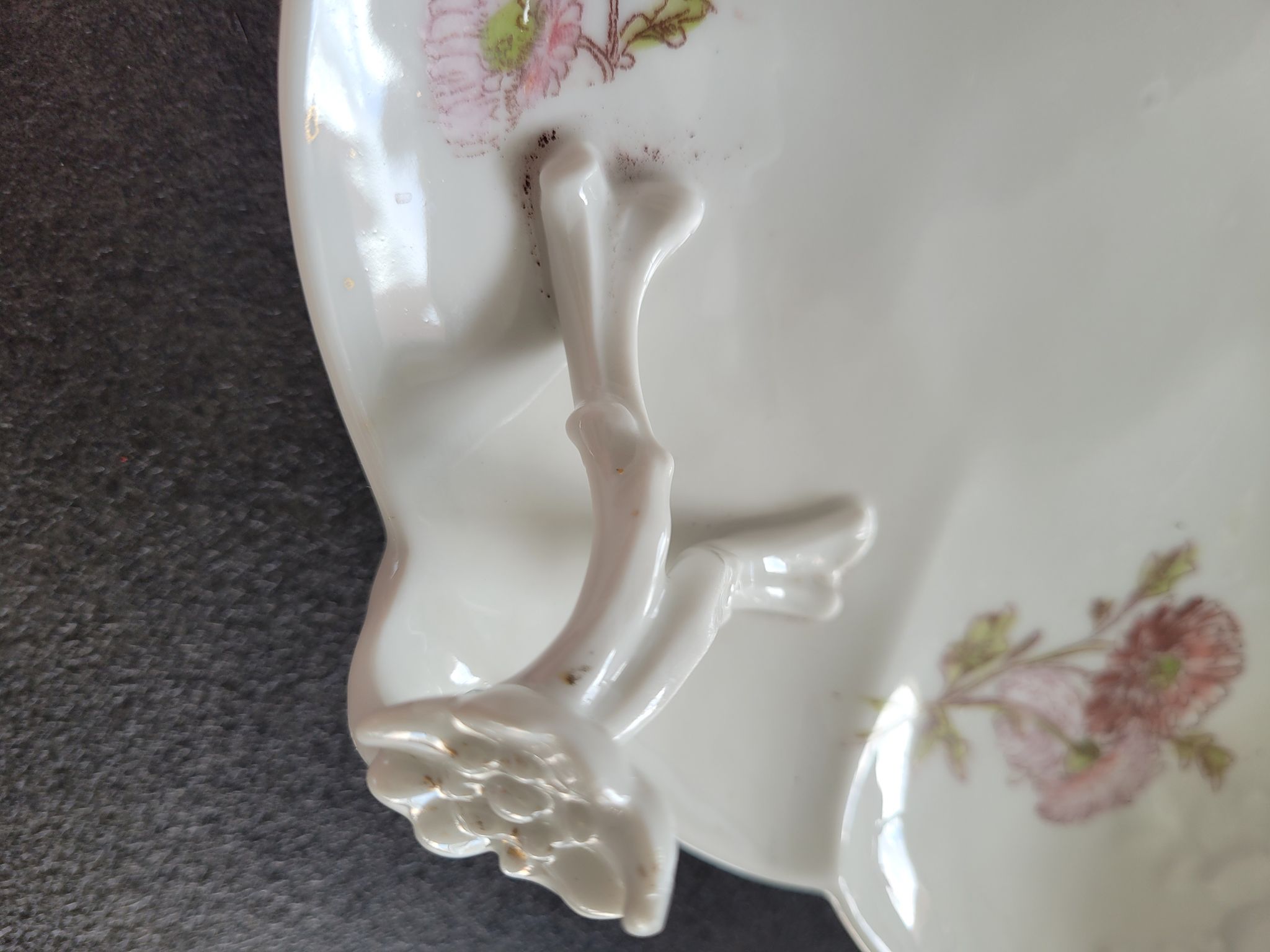 Dish with handle