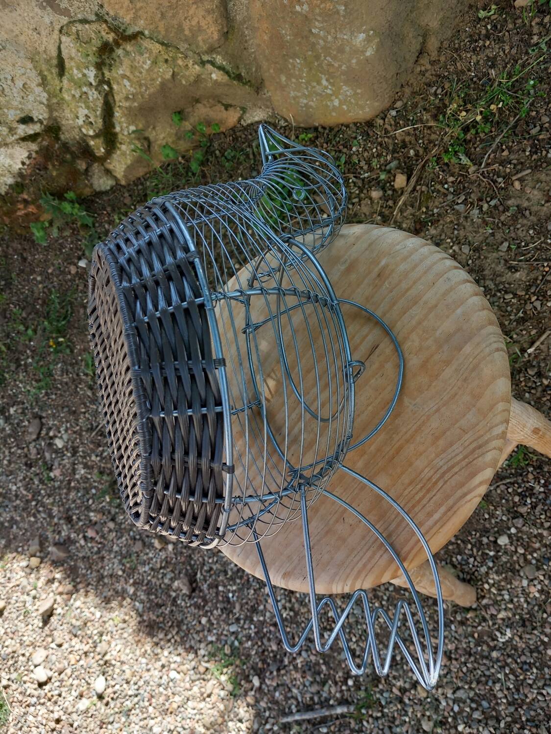 Chicken shaped egg basket