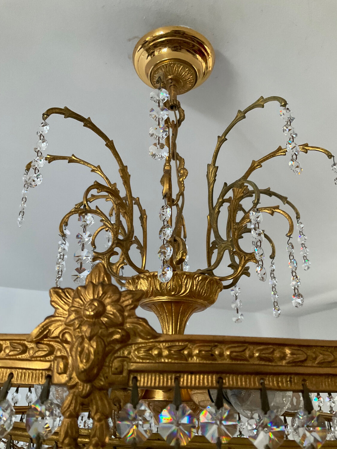 Lustre en bronze et cascade de pampilles en cristal