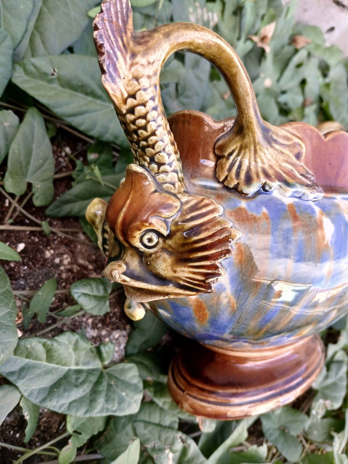 Jardinière ancienne en barbotine