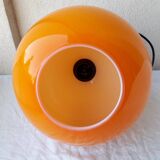 Suspension in orange opaline