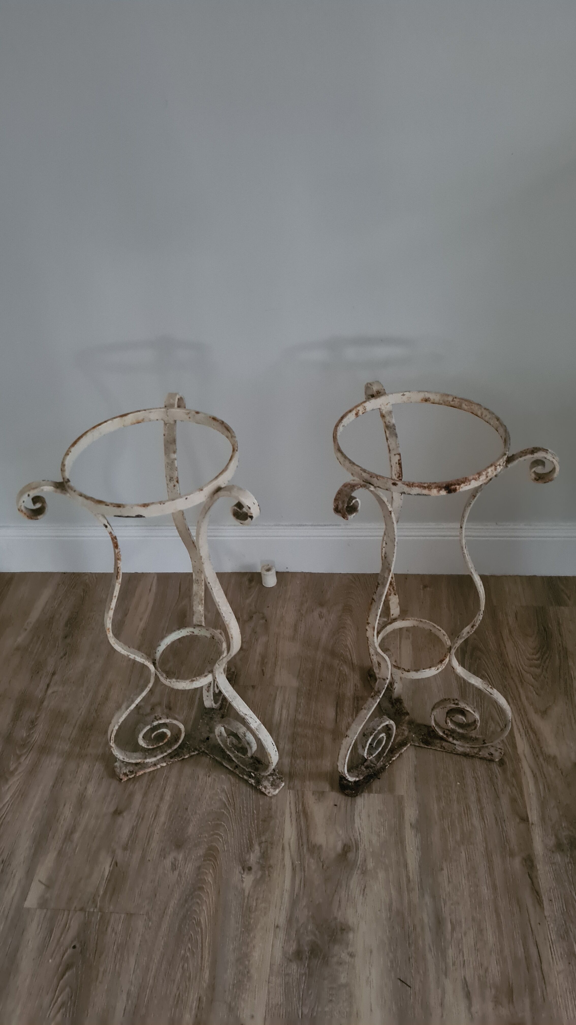 Pair of old pot holders in original cast iron / patina