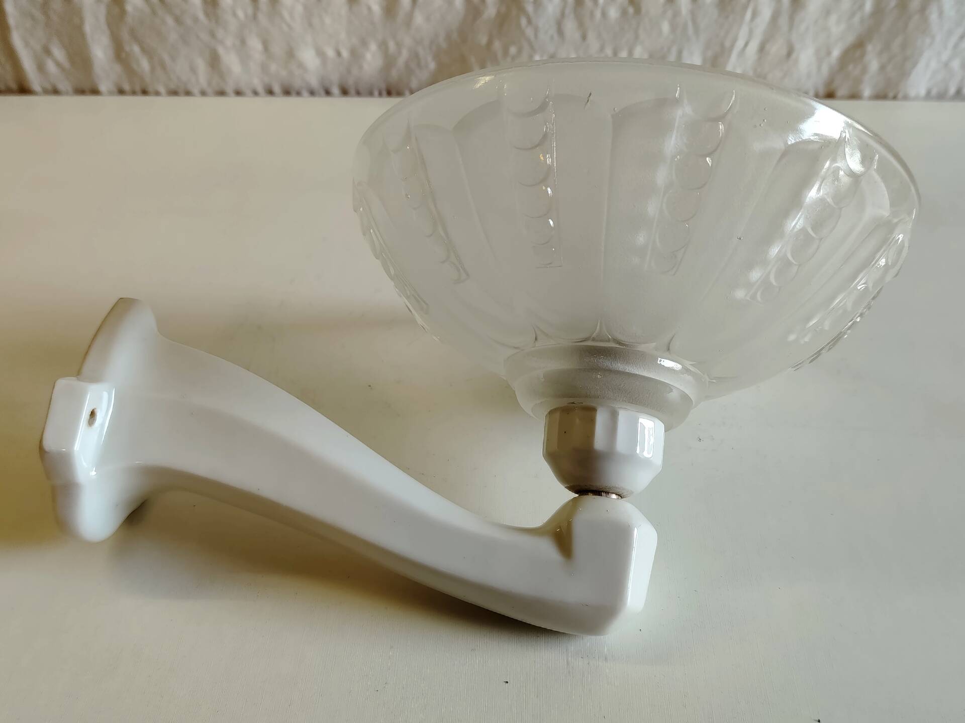 Art Deco wall light in porcelain and glass paste - 1930s/40s